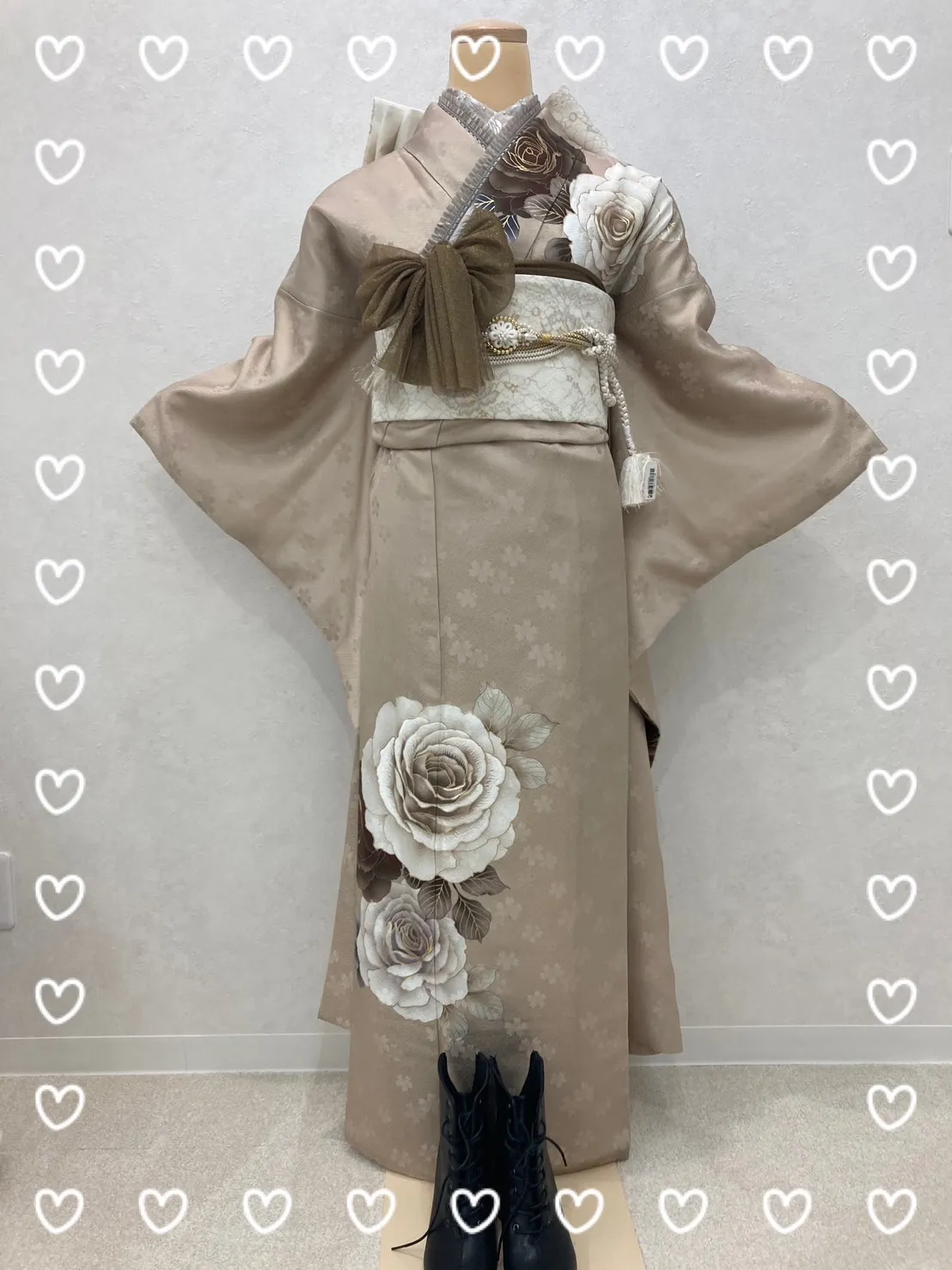 【TAKAZEN橿原店】14日♡本日のらむおすすめ!イマドキブーツスタイルがよく似合うシンプルベージュ振袖コーディネート♡