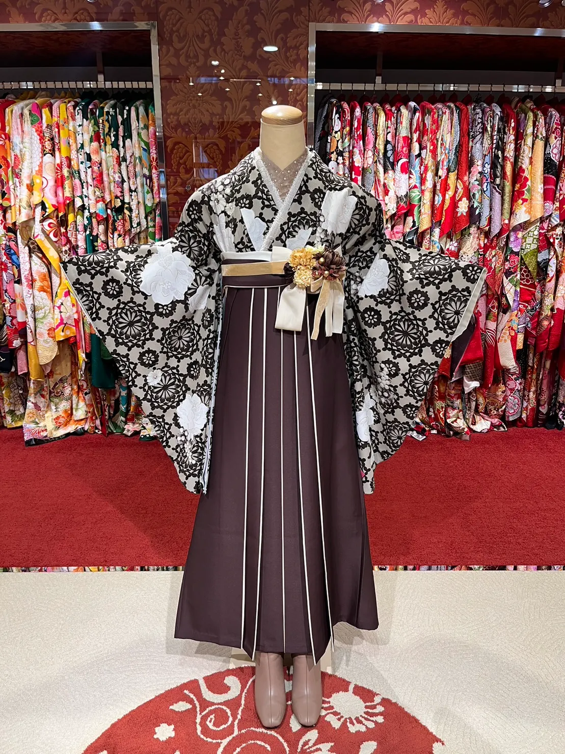 袴レンタル　イマドキ　くすみ　　ブラウン