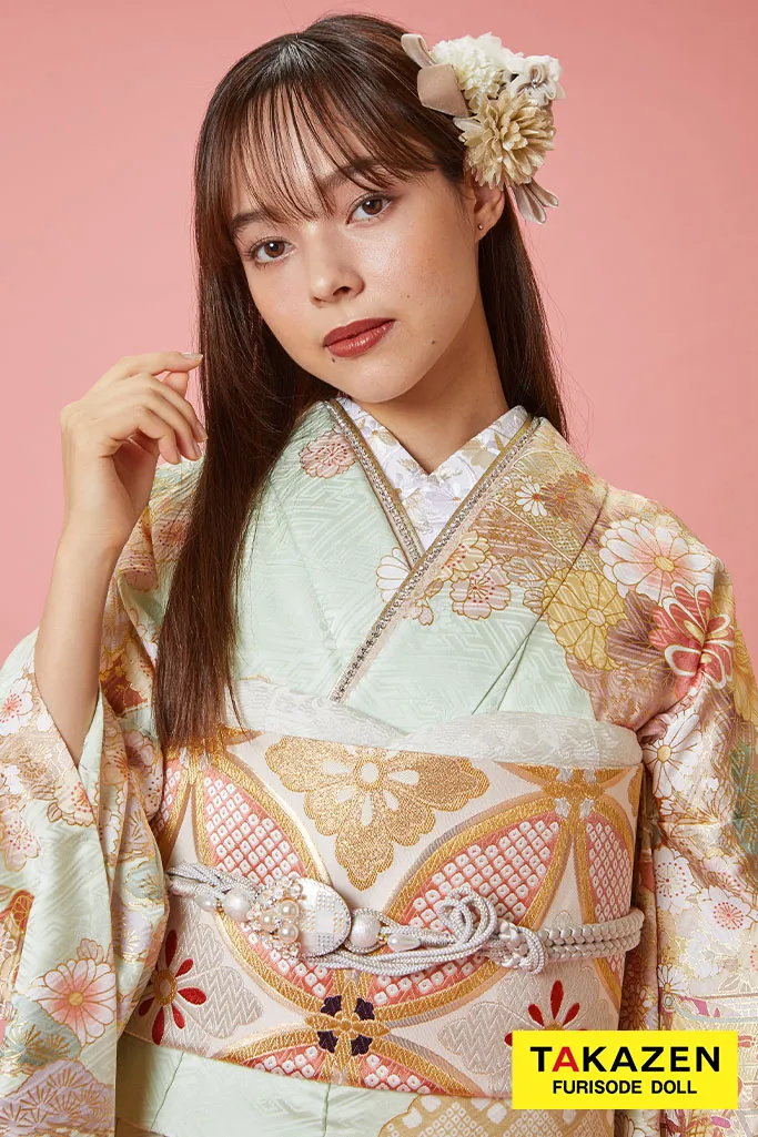 TAKAZENのレンタル振袖 くすみカラー古典　ミントグリーン/淡い色　御所車柄　かわいい　上品　いまどき　桂由美プレミアム振袖【通販可】K857