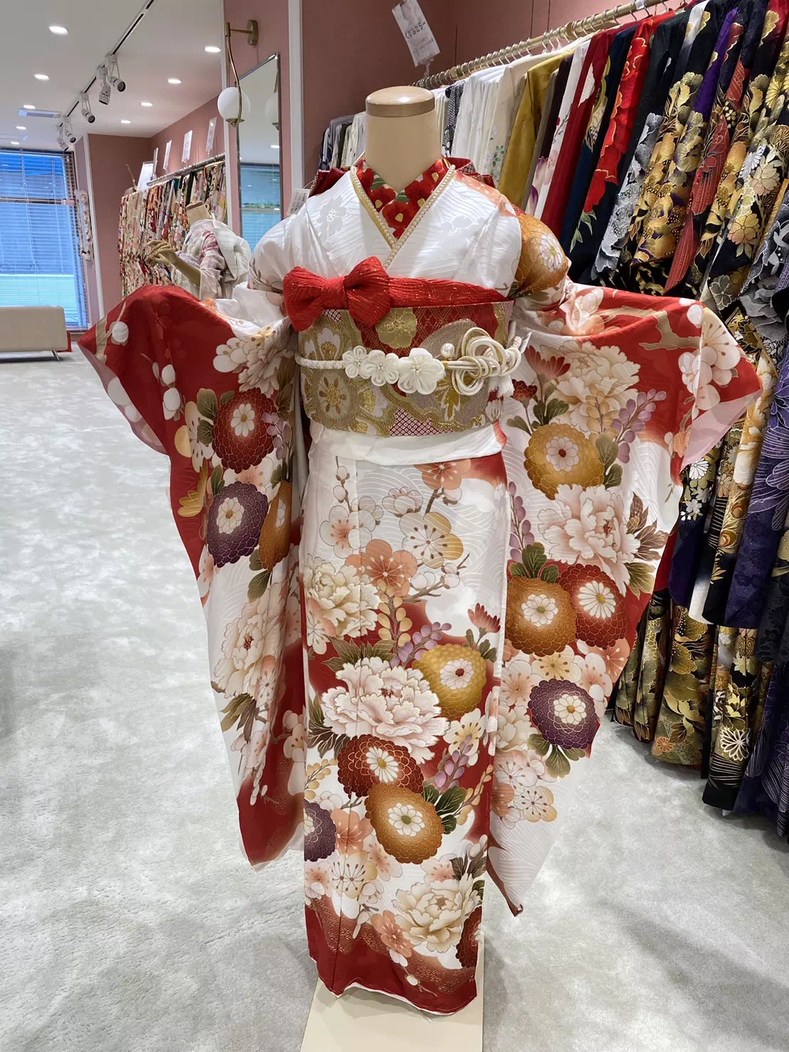 TAKAZEN姫路店　姫路市　成人式　卒業式　袴　振袖　イマドキ振袖　正統派古典　赤　白