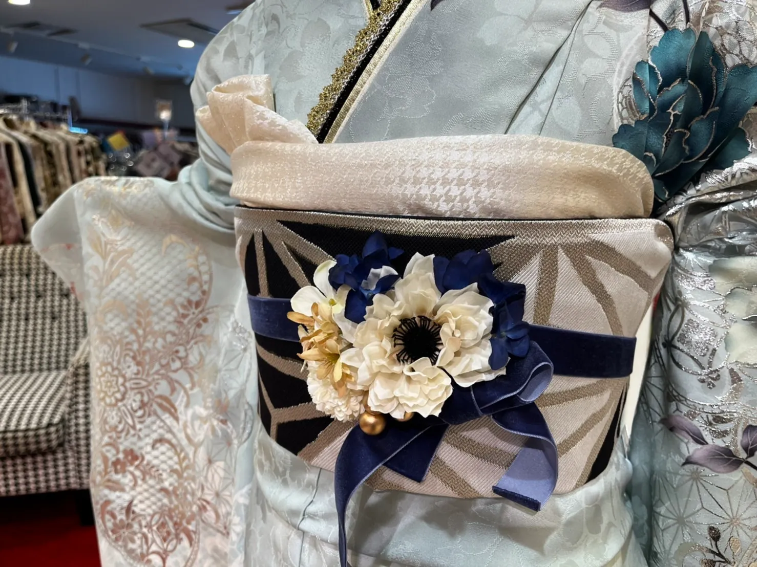 振袖レンタル　池田エライザ　くすみ　花