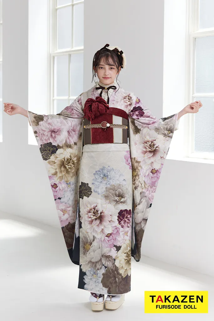 TAKAZENのレンタル振袖 九重×中村里砂ブランド振袖　ベージュ/グレー/くすみカラー　水彩画風　ニュアンスカラー　お洒落　ガーリー　チョーカー　大峰ユリホ【通販可】LB23