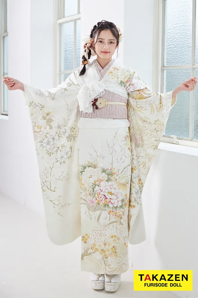TAKAZENのレンタル振袖 くすみカラーガーリー　白　牡丹柄/古典柄　かわいい　トレンド　清楚　ワントーンコーデ　大峰ユリホ【通販可】LB30