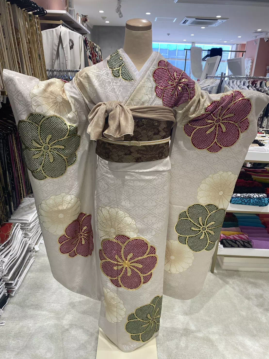 TAKAZEN姫路店　姫路市　成人式　卒業式　袴　振袖　イマドキ振袖　加古川市　高砂市　古典　カワイイ