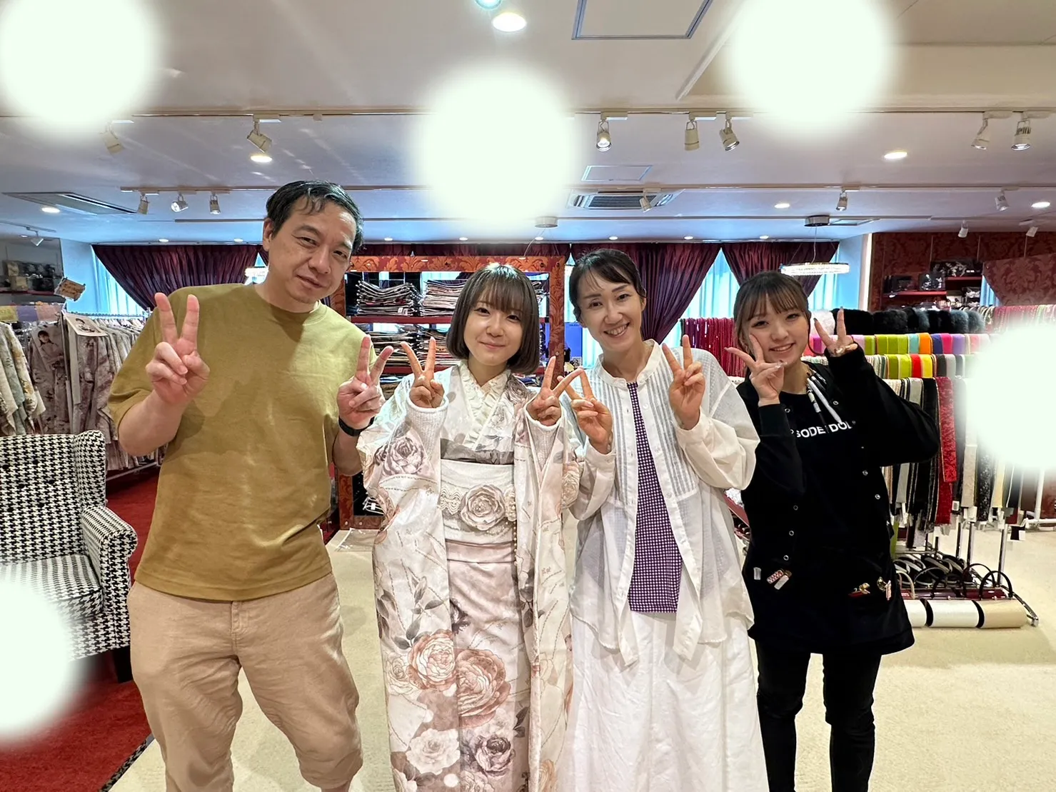 振袖レンタル　袴レンタル　成人式　前撮り　梅田　袴　くすみカラー　かわいい　イマドキ　淡色　古典　タカゼン　撮影　ヘップバーン　くすみカラー　オシャレ　かわいい