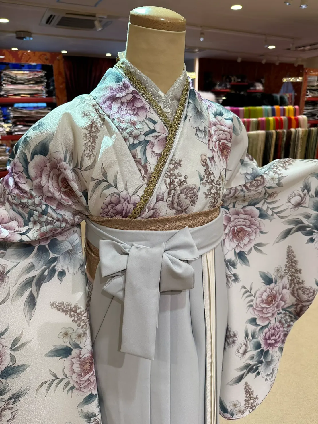 袴 振袖 レンタル 大阪 梅田 安い かわいい イマドキ くすみカラー レース オシャレ 派手 被らない 個性的 シンプル