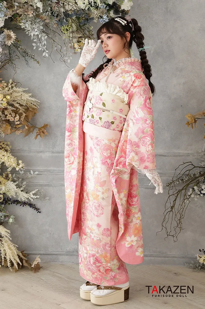 TAKAZENのレンタル振袖 キュートガーリー　ピンク/淡い色　薔薇柄　リズリサ振袖　ゆめかわいい　おしゃれ　レース手袋　フリルコーディネート　ふーりー【通販可】G44