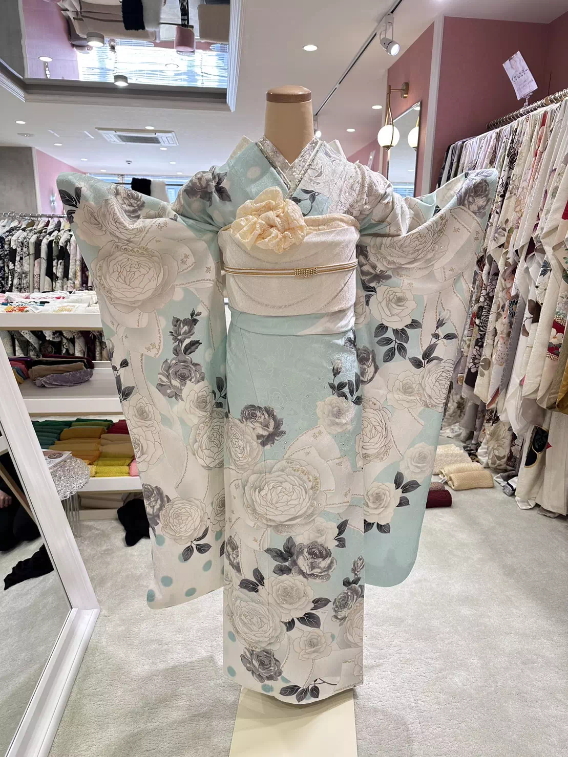 TAKAZEN姫路店　加古川市　高砂市　人気振袖　振袖レンタル　姫路市　成人式　卒業式　袴　振袖　イマドキ振袖　ヘップバーン　イマドキ　