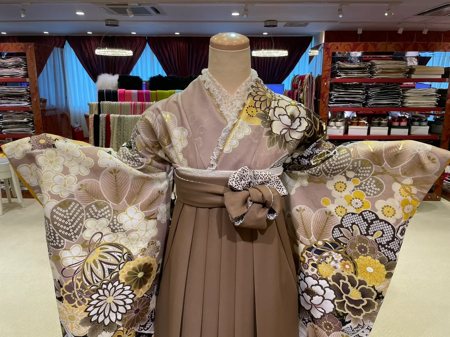 袴 振袖 レンタル 大阪 梅田 安い かわいい イマドキ くすみカラー レース オシャレ 派手 被らない 個性的 シンプル 前撮り ペット可