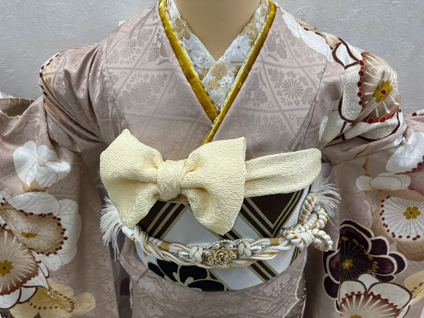 振袖レンタル 奈良 橿原 かわいい おしゃれ 個性派 かわいい かっこいい くすみ イマドキ