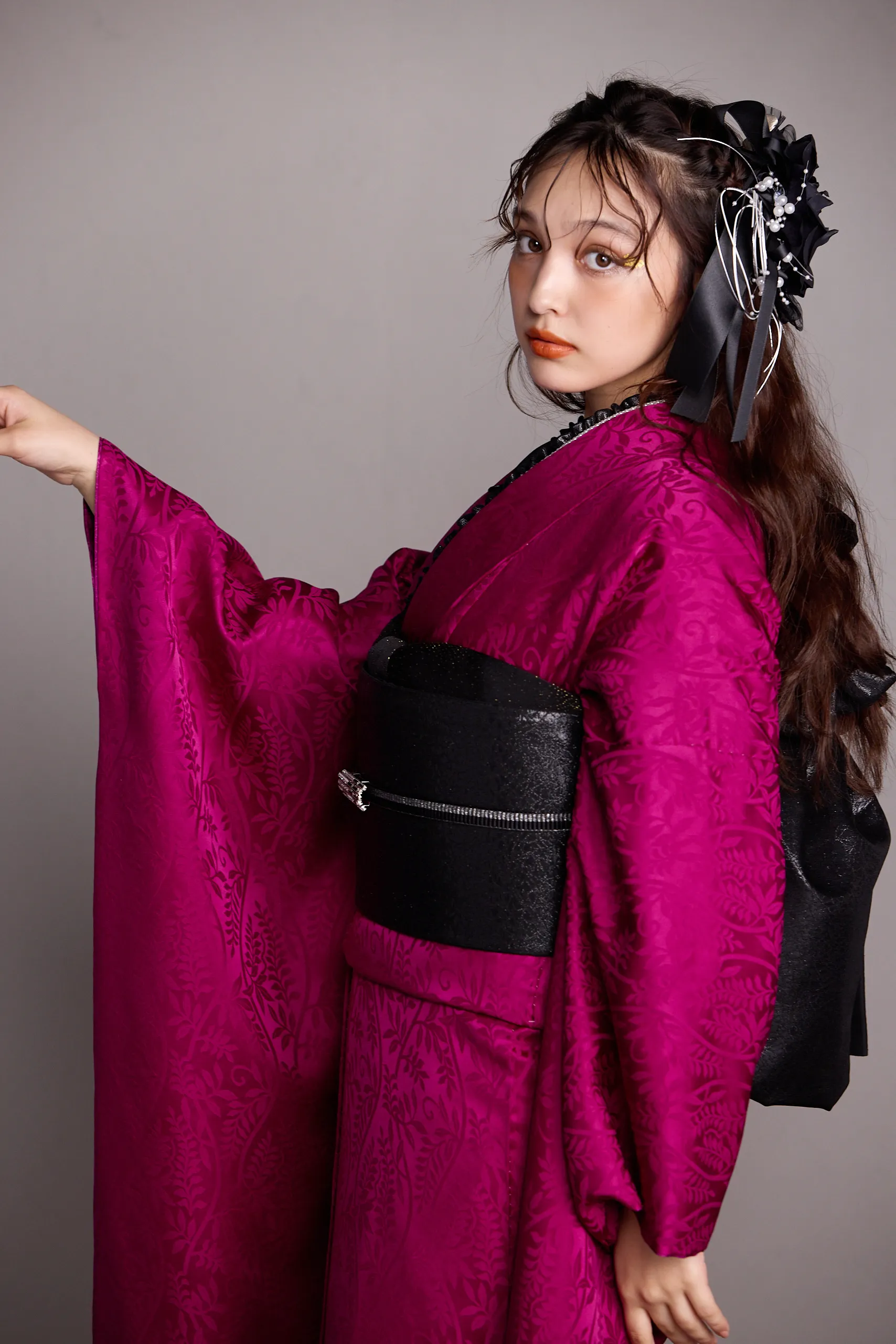 成人式　振袖　LOOKBOOK 　ヴィンテージ　オシャレ　シック　ピンク　無地　誰ともかぶらない