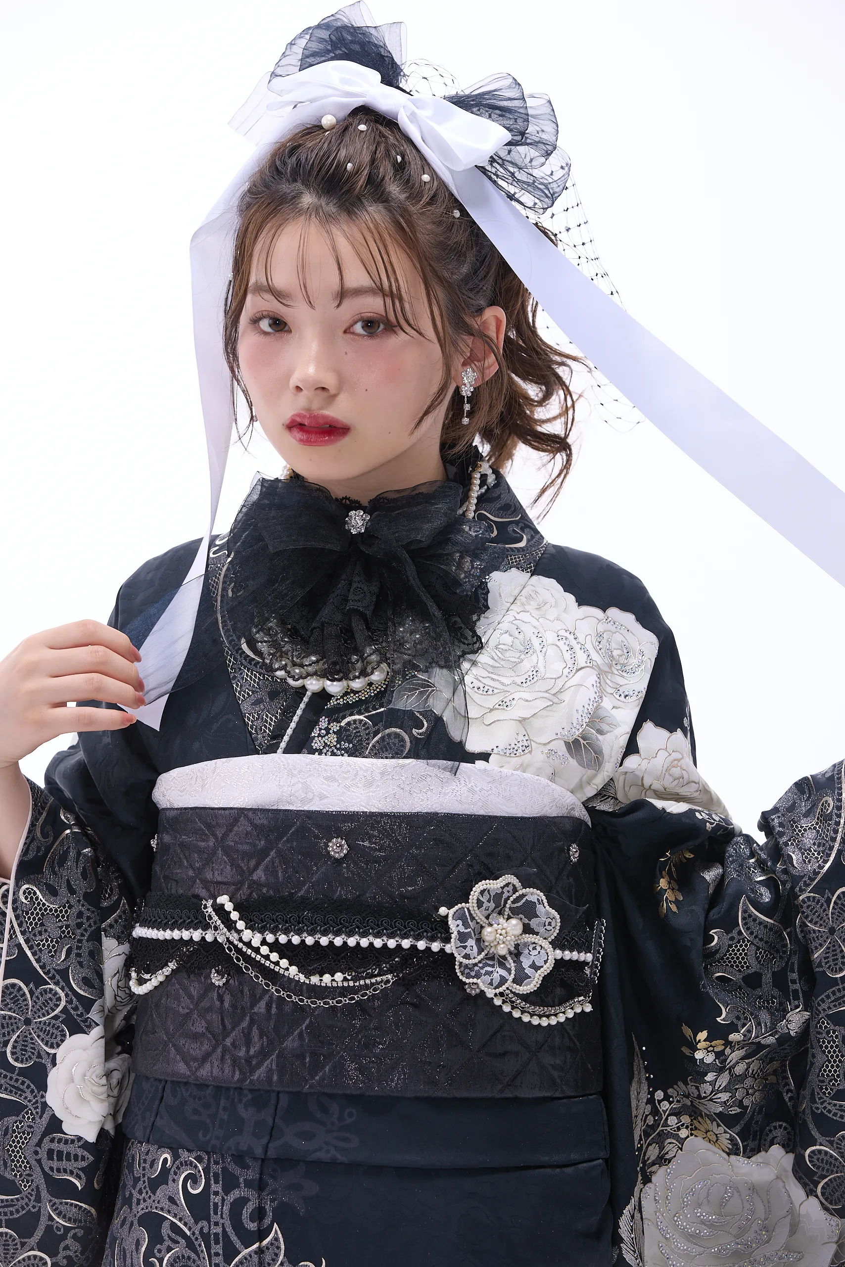 成人式振袖レンタル　ローズ　黒白　かわいい