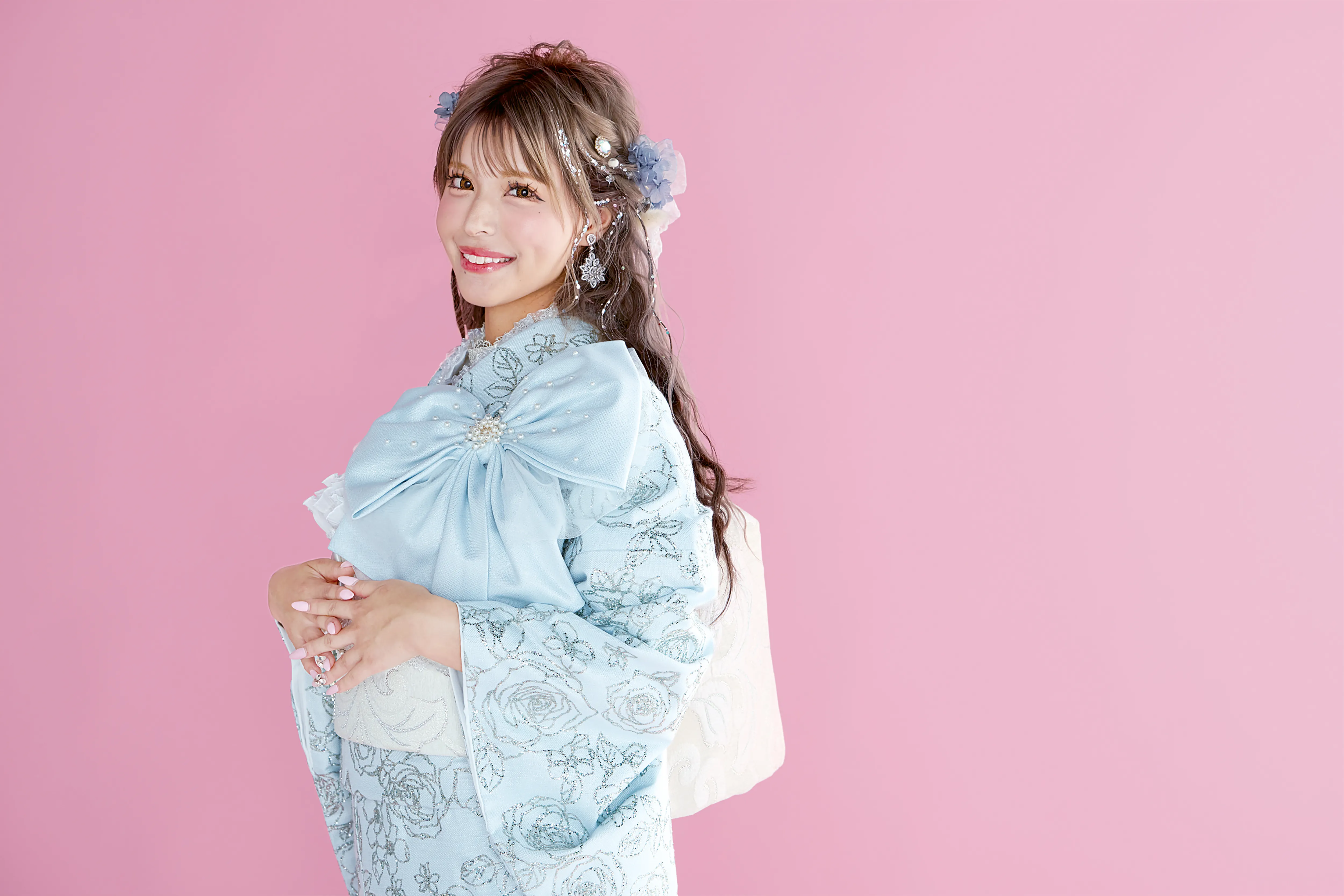 成人式振袖レンタル　シュシュ　キラキラ振袖かわいい