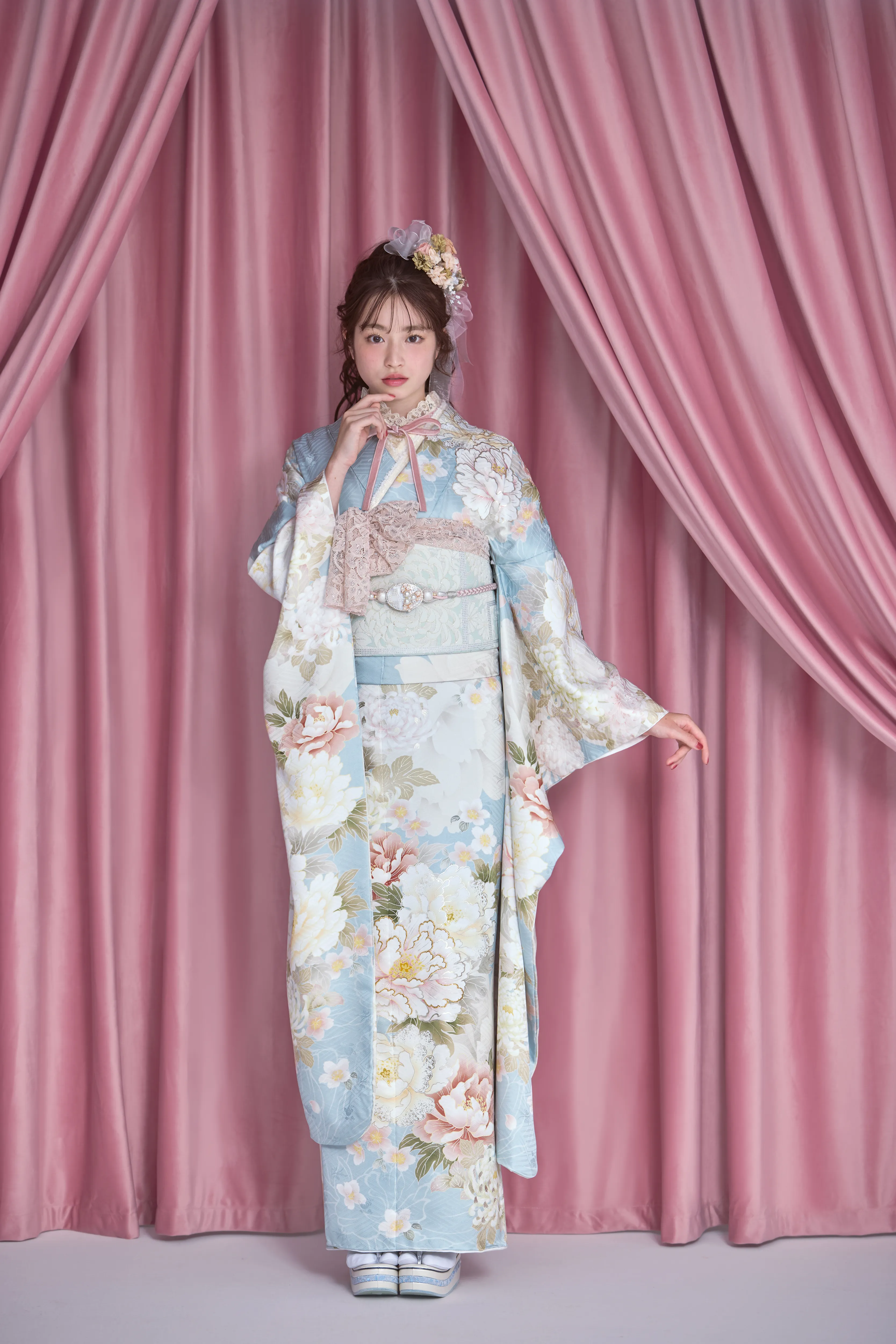 成人式　振袖　LOOKBOOK 　オシャレ　可愛い　くすみカラー　淡い色