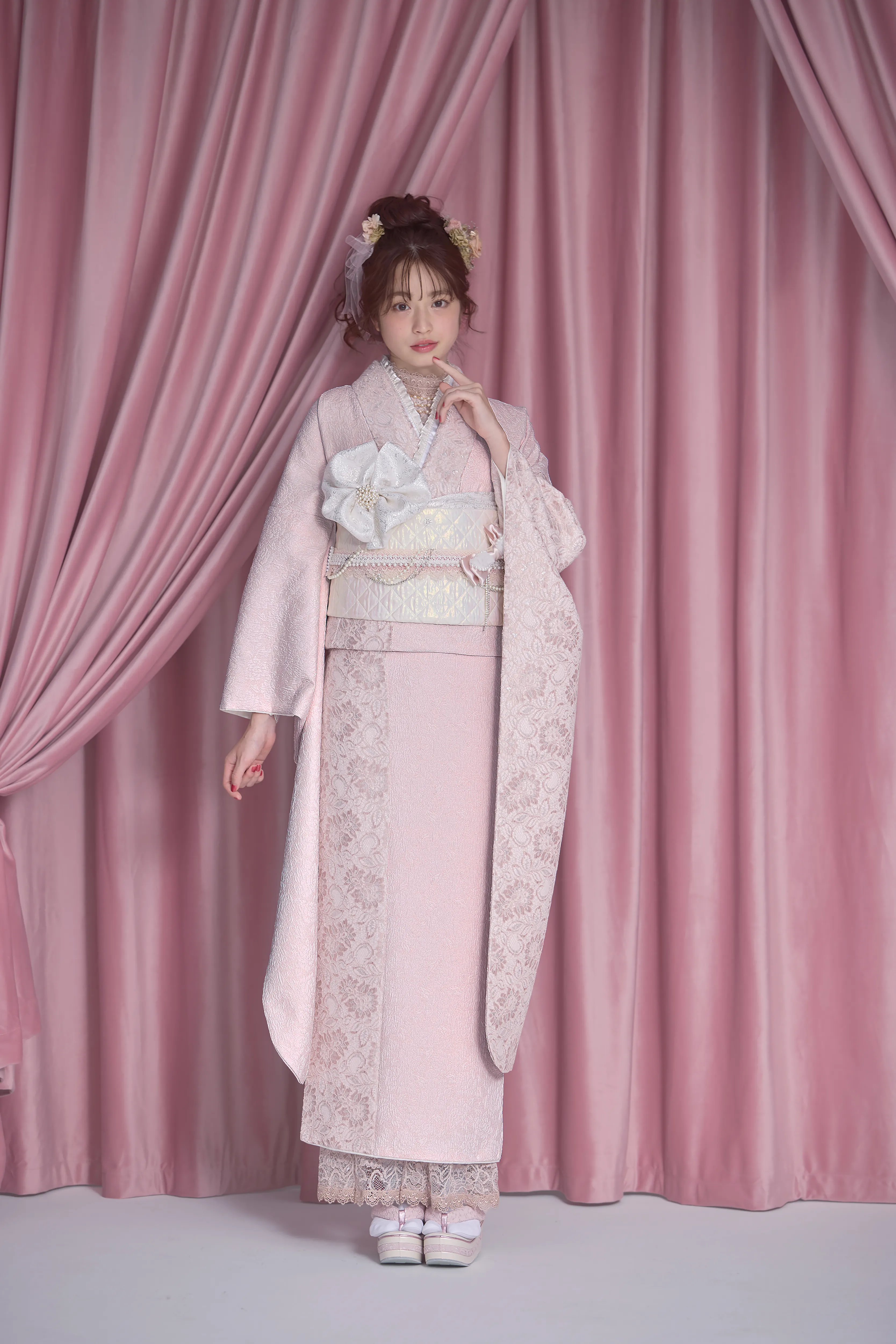成人式　振袖　LOOKBOOK 　オシャレ　可愛い　くすみカラー　淡い色