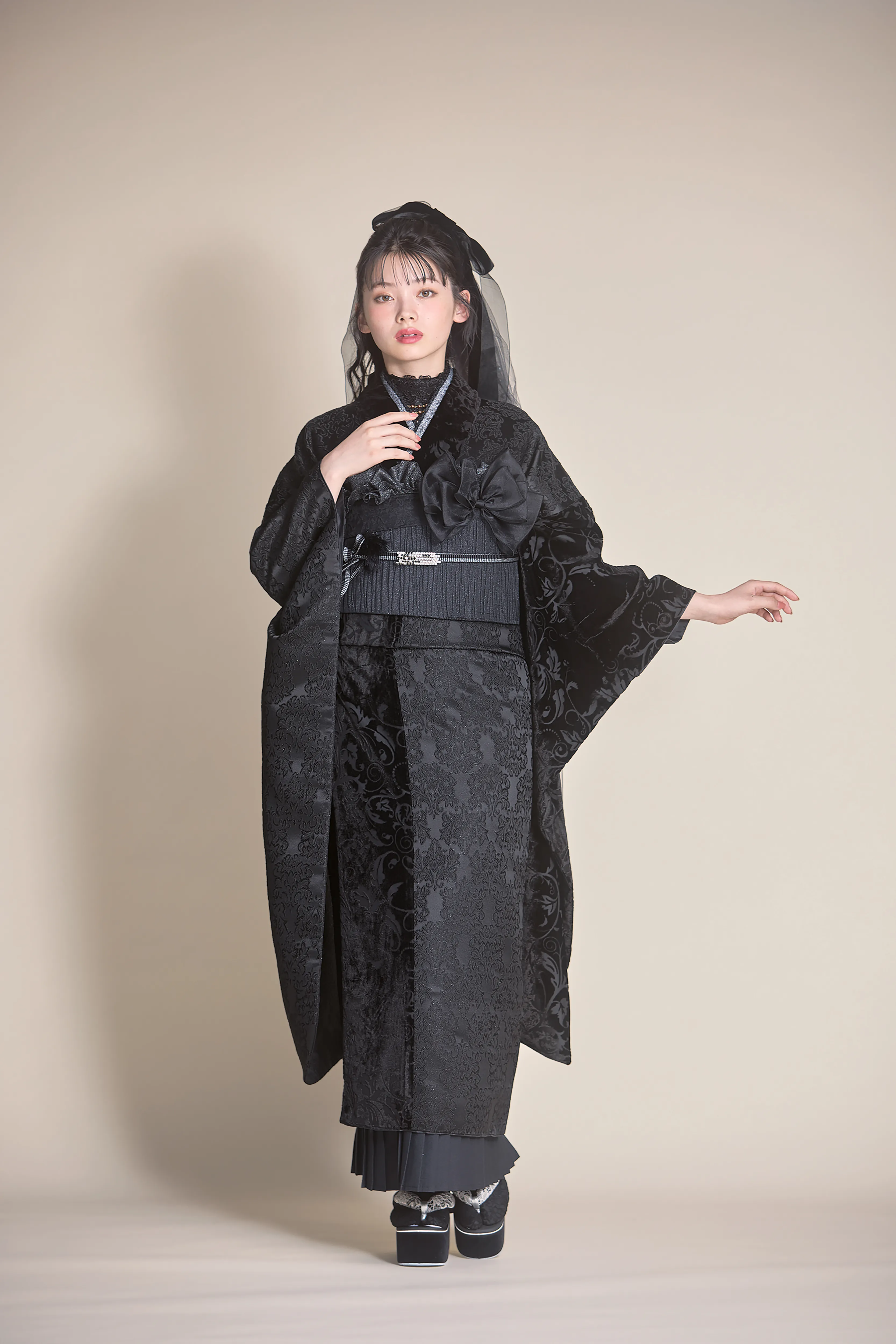 成人式　振袖　LOOKBOOK 　オシャレ　可愛い　くすみカラー　淡い色