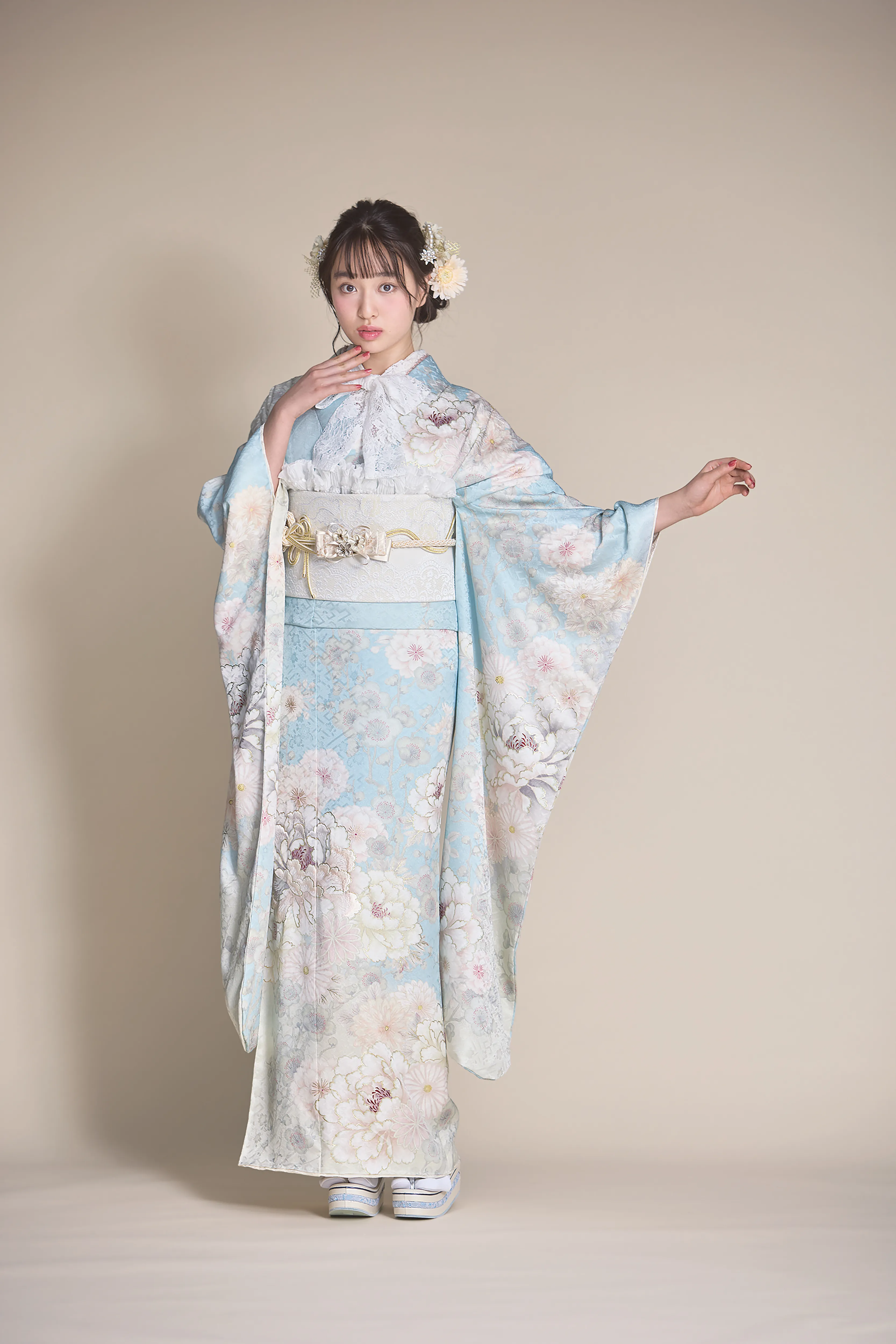 成人式　振袖　LOOKBOOK 　オシャレ　可愛い　くすみカラー　淡い色