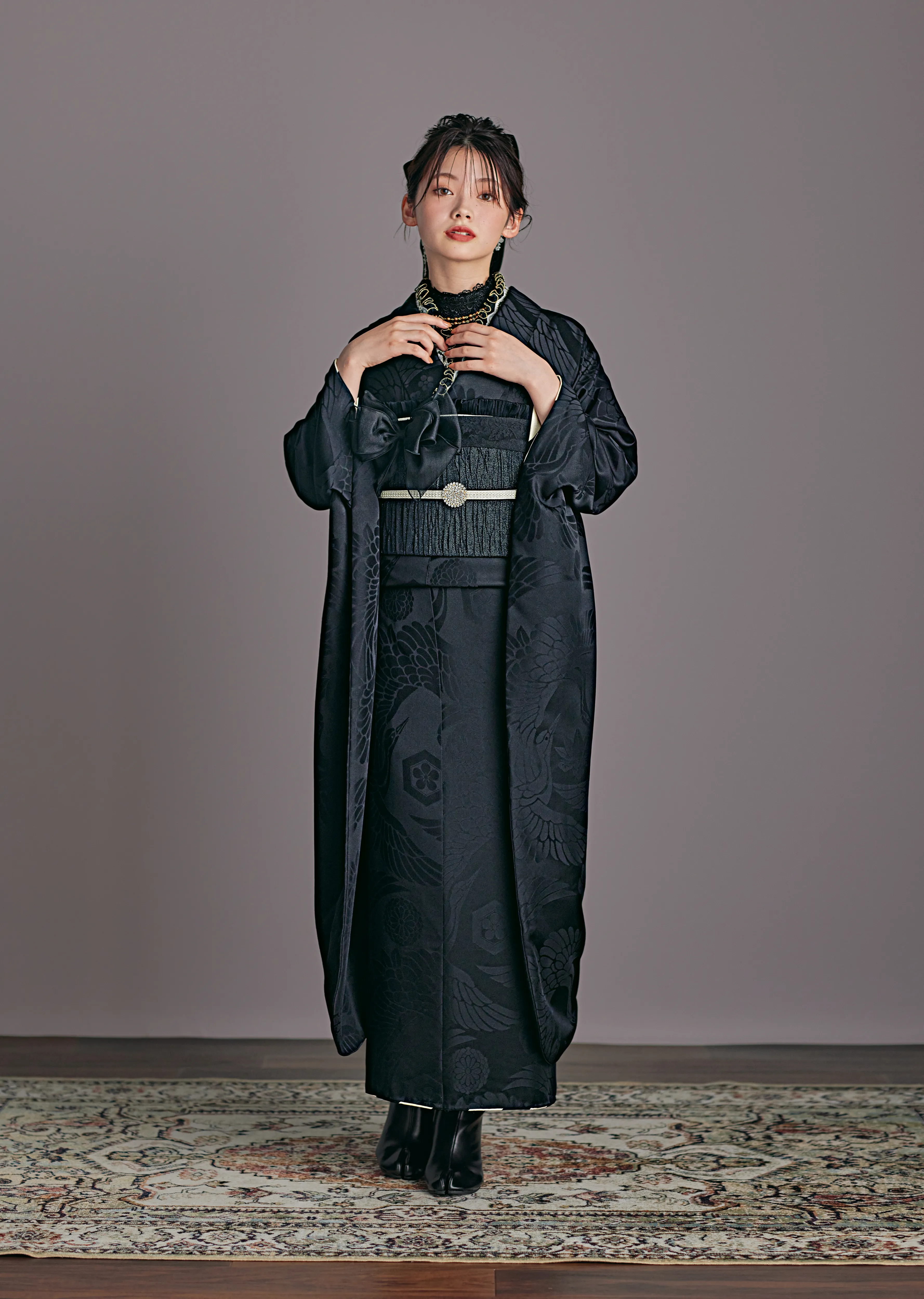 成人式　振袖　LOOKBOOK 　ヴィンテージ　オシャレ　シック　ブラック　無地　黒色　誰ともかぶらない　シンプル