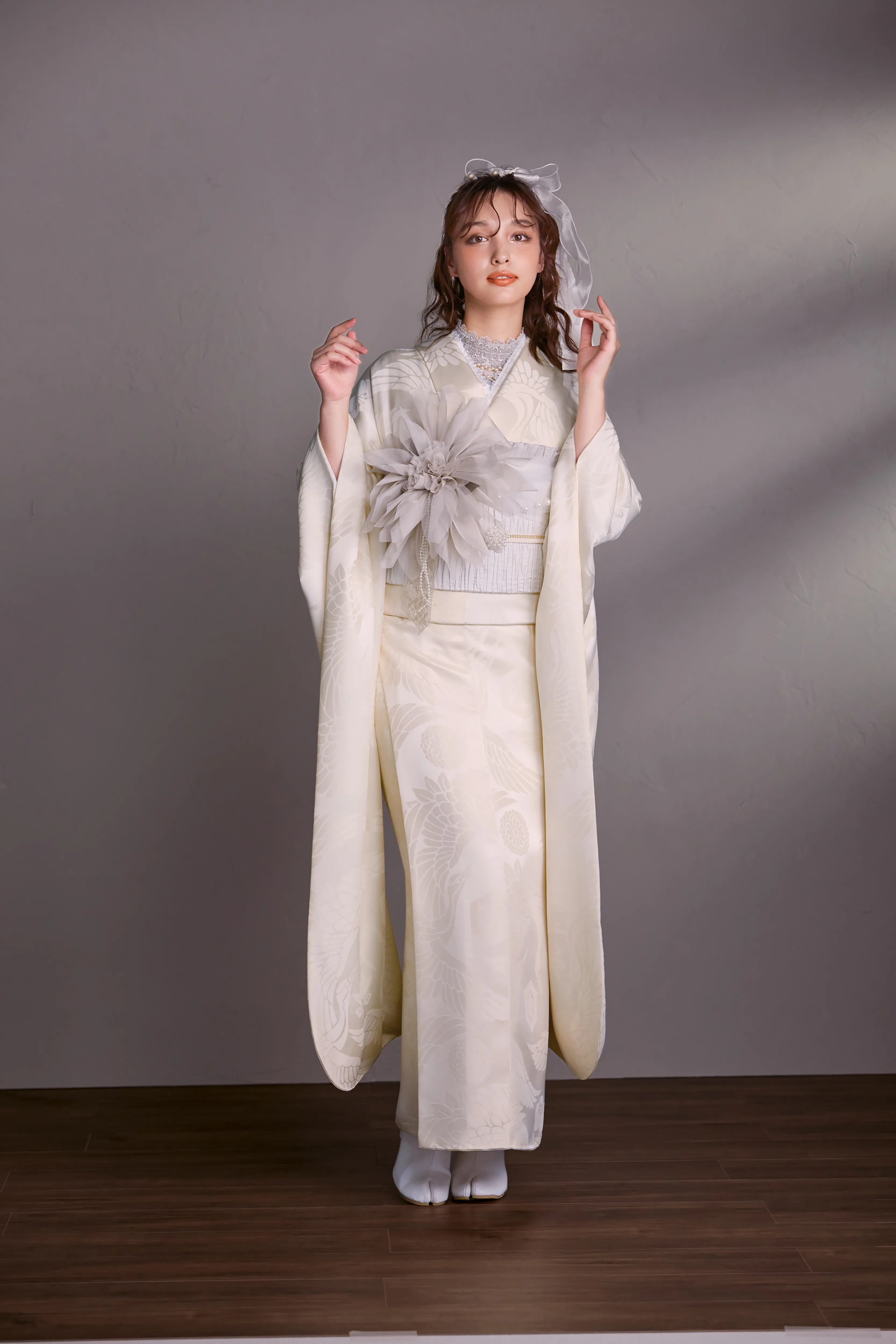 成人式　振袖　LOOKBOOK 　ヴィンテージ　オシャレ　シック　ホワイト　無地　白色　誰ともかぶらない　シンプル