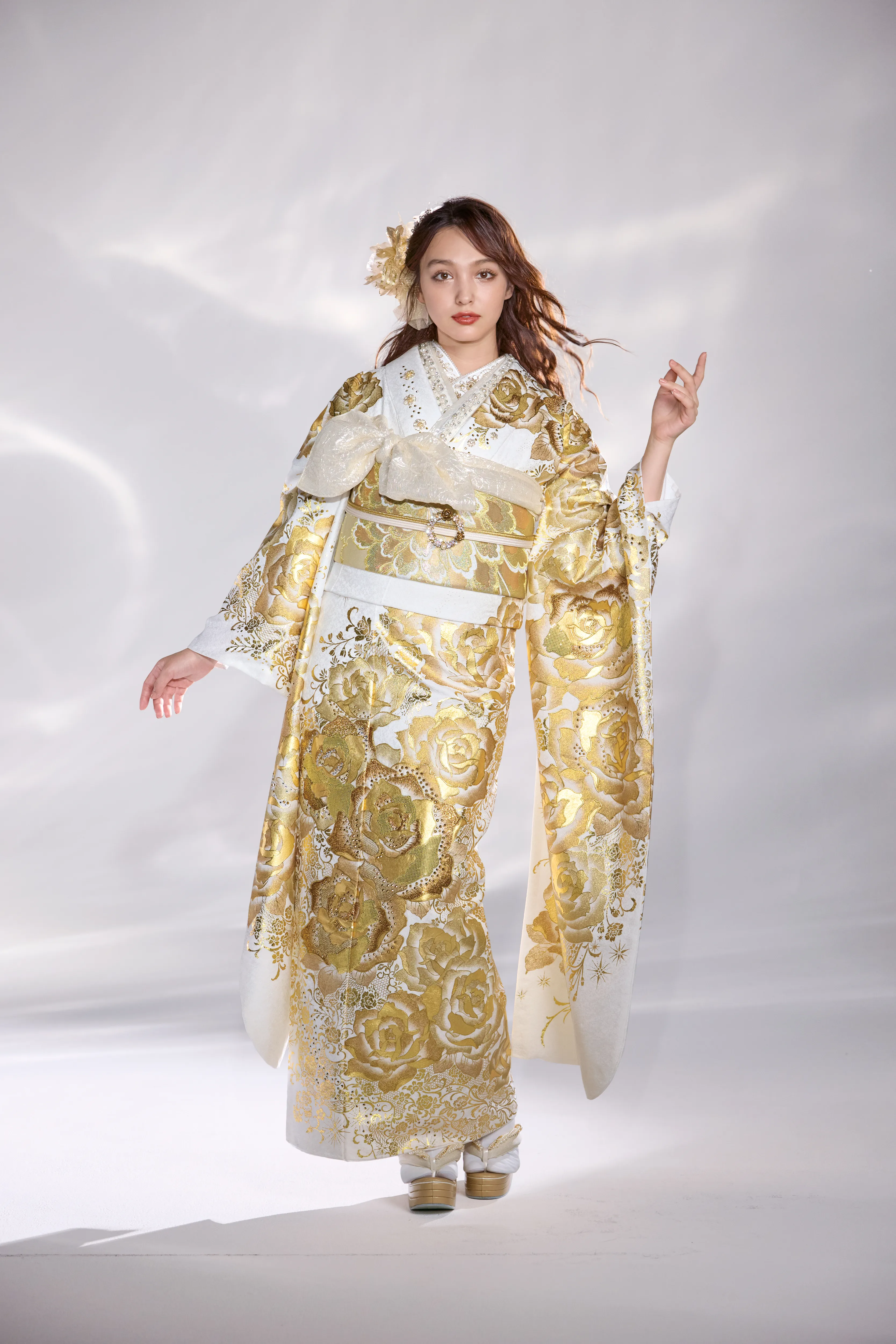 成人式　振袖　LOOKBOOK 　かっこいい　オシャレ　モード　可愛い　ギャル　キラキラ　ラグジュアリー　セクシー