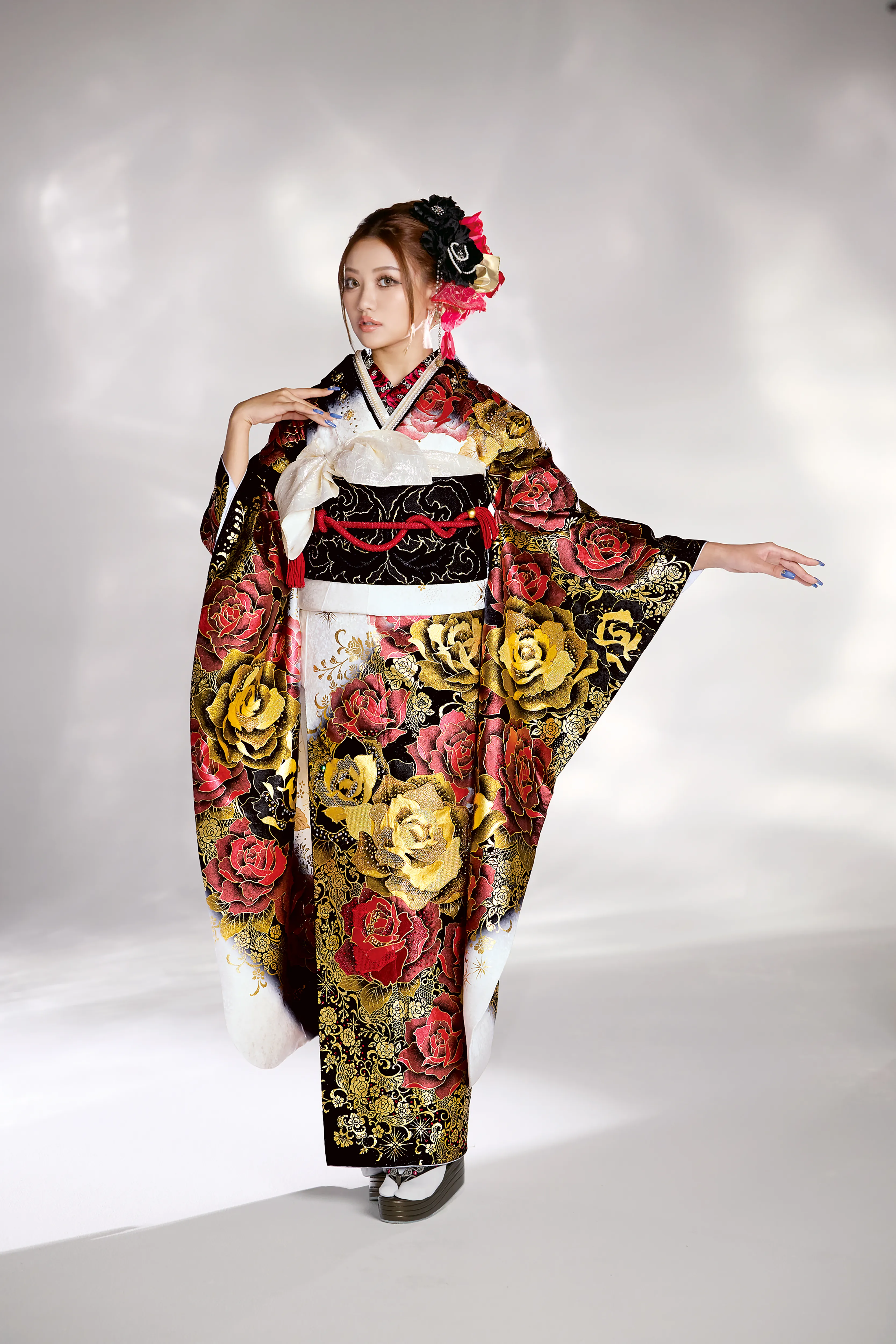 成人式　振袖　LOOKBOOK 　かっこいい　オシャレ　モード　可愛い　ギャル　キラキラ　ラグジュアリー　セクシー