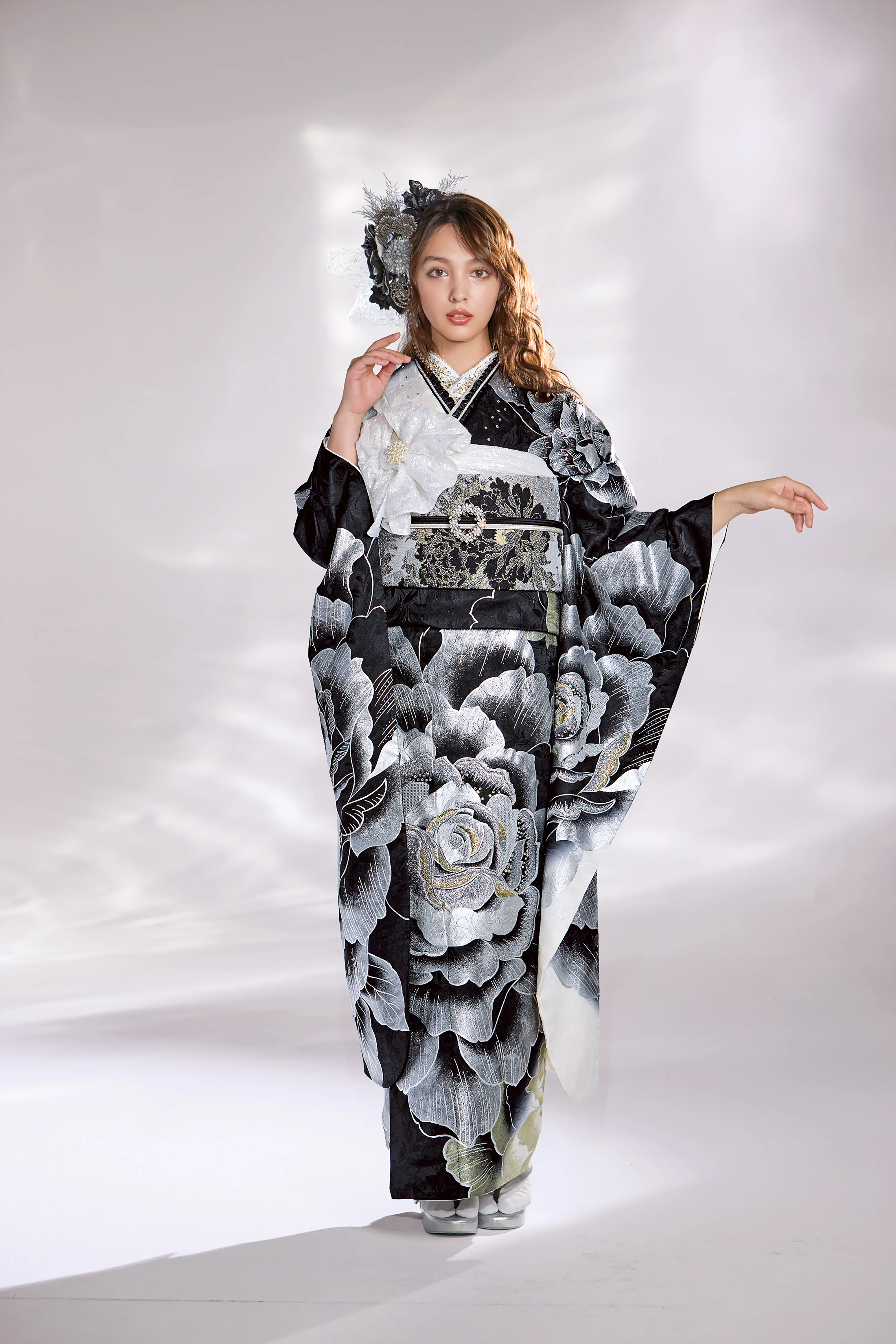 成人式　振袖　LOOKBOOK 　かっこいい　オシャレ　モード　可愛い　ギャル　キラキラ　ラグジュアリー　セクシー