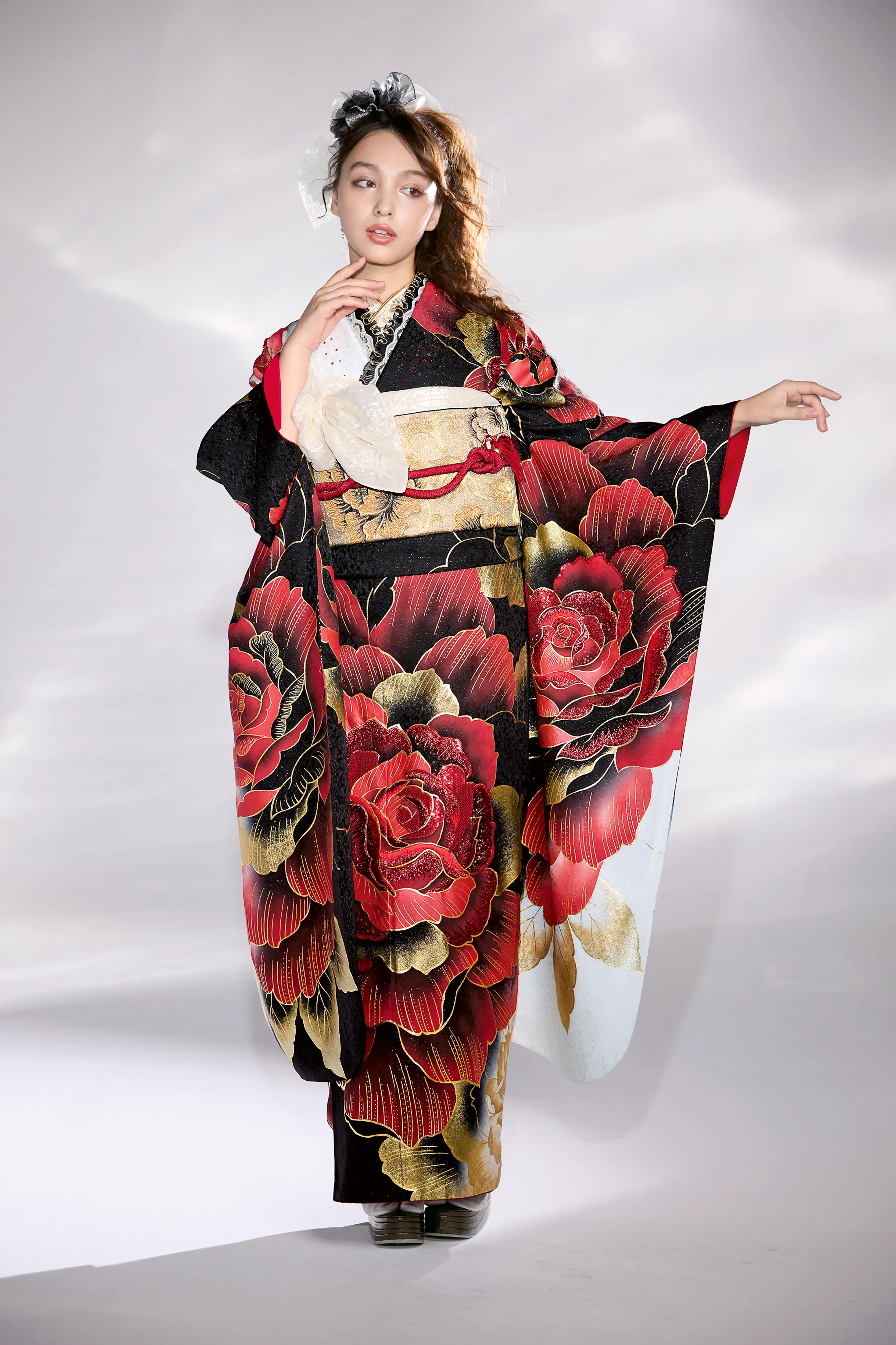 成人式　振袖　LOOKBOOK 　かっこいい　オシャレ　モード　可愛い　ギャル　キラキラ　ラグジュアリー　セクシー