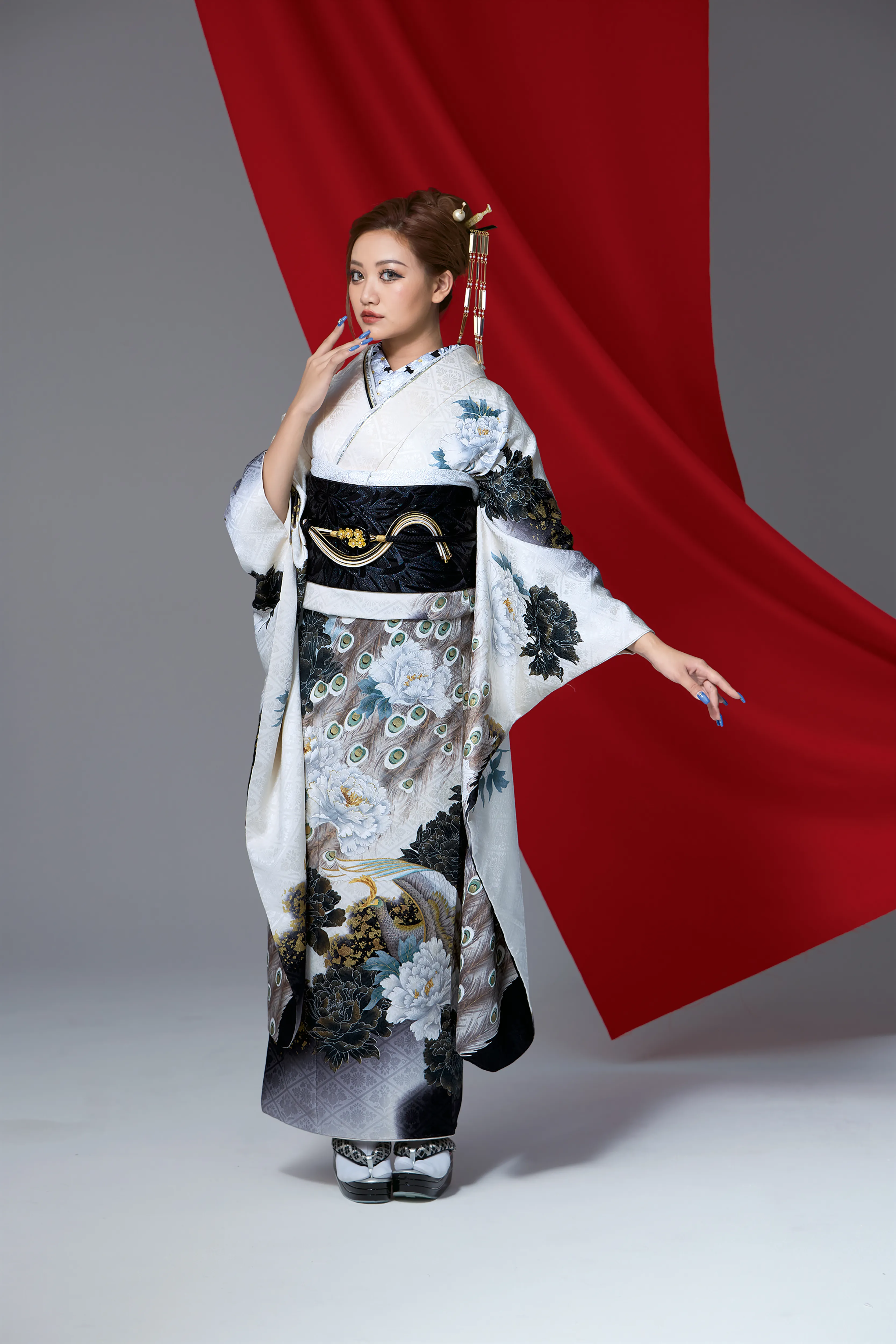 成人式　振袖　LOOKBOOK 　かっこいい　オシャレ　モード　可愛い　ギャル　キラキラ　ラグジュアリー　セクシー
