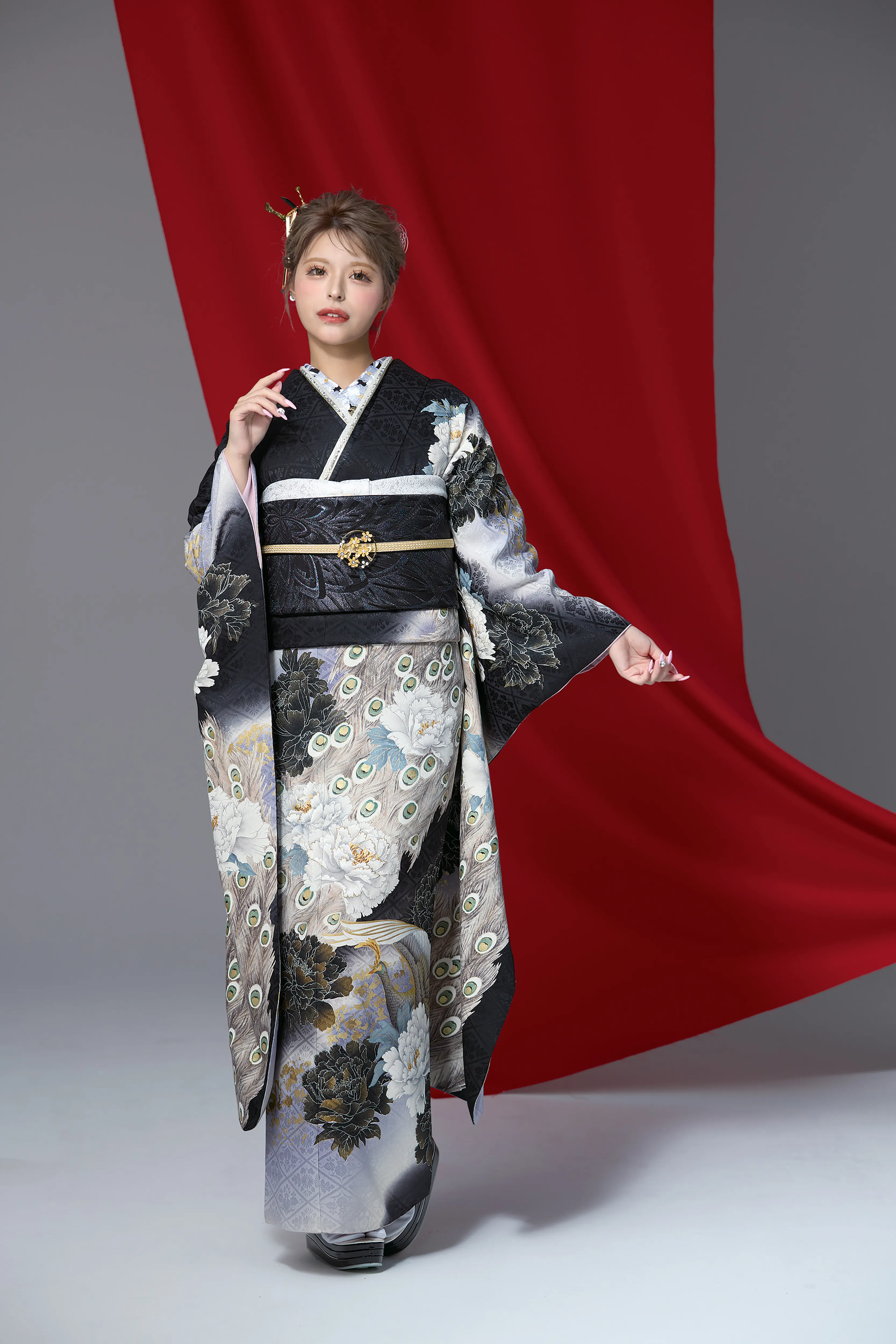 成人式　振袖　LOOKBOOK 　かっこいい　オシャレ　モード　可愛い　ギャル　キラキラ　ラグジュアリー　セクシー
