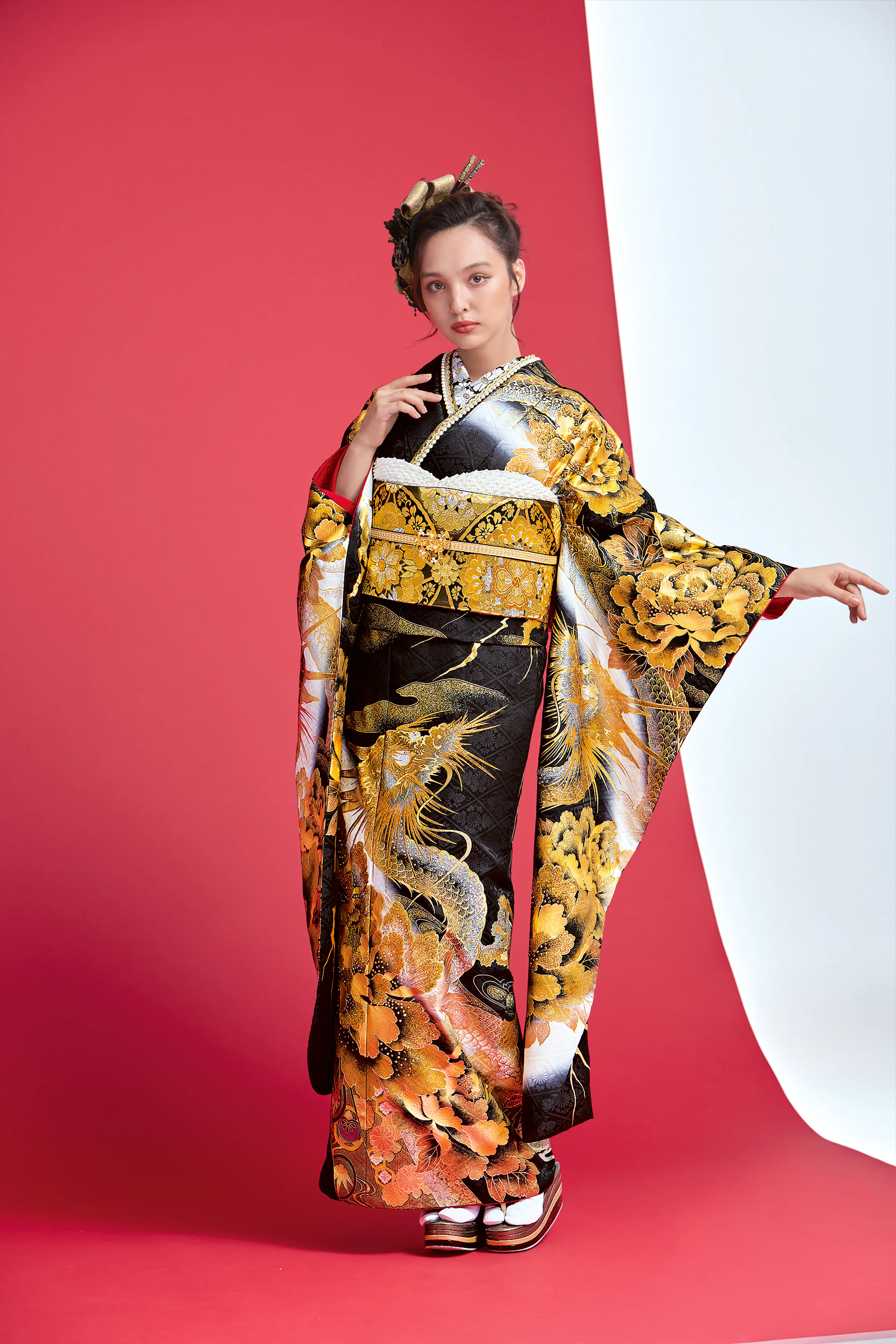 成人式　振袖　LOOKBOOK 　かっこいい　オシャレ　モード　可愛い　ギャル　キラキラ　ラグジュアリー　セクシー