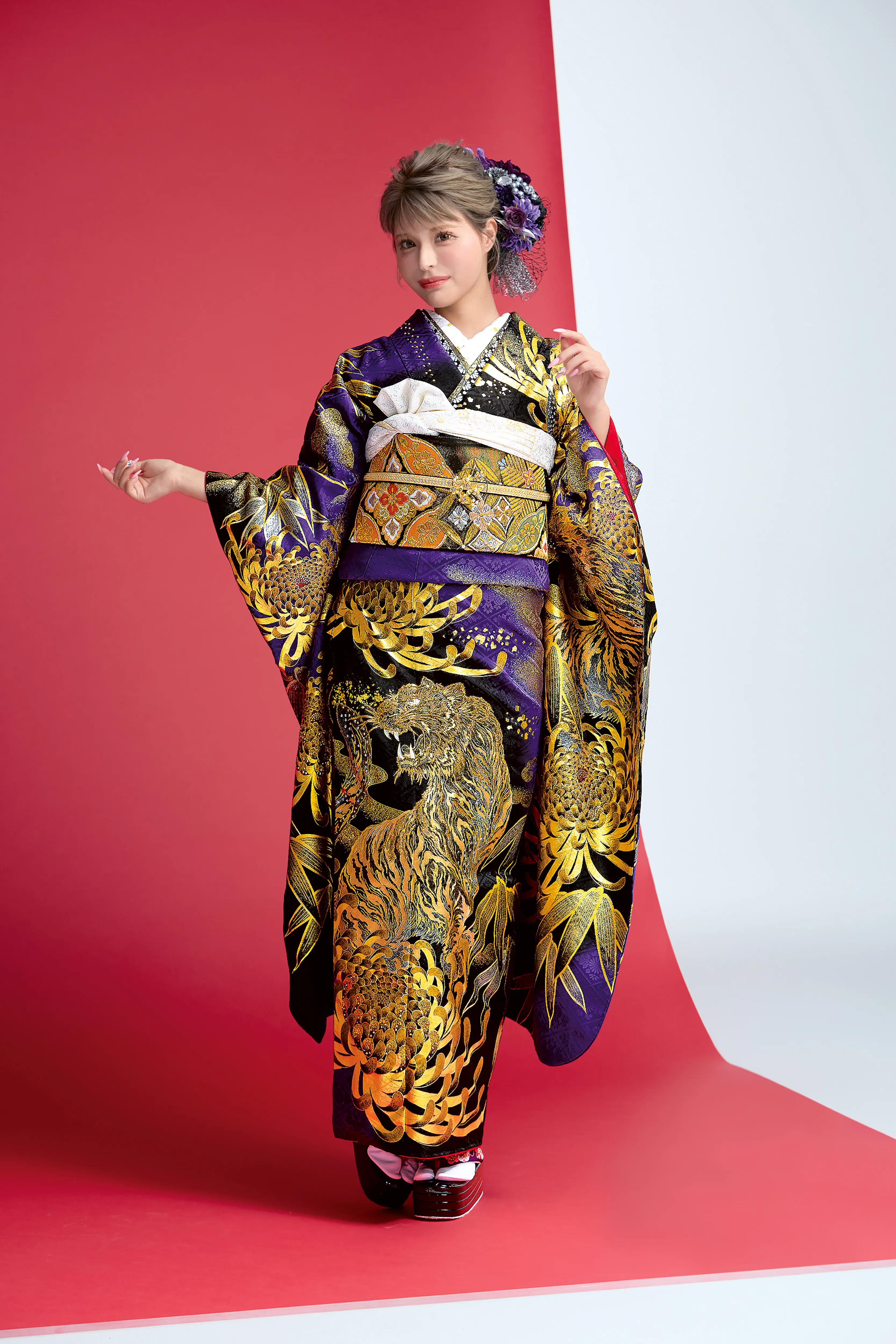 成人式　振袖　LOOKBOOK 　かっこいい　オシャレ　モード　可愛い　ギャル　キラキラ　ラグジュアリー　セクシー