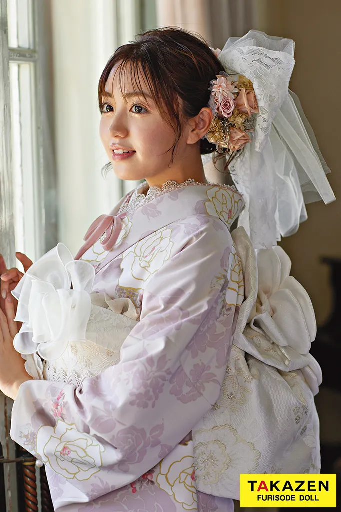 TAKAZENのレンタル振袖 くすみカラーレトロ　ピンク/淡い色　バラ柄　フェミニン　フレンチガーリー　アンティーク調　かわいい振袖　リボン小物アレンジ　香音【通販可】25012