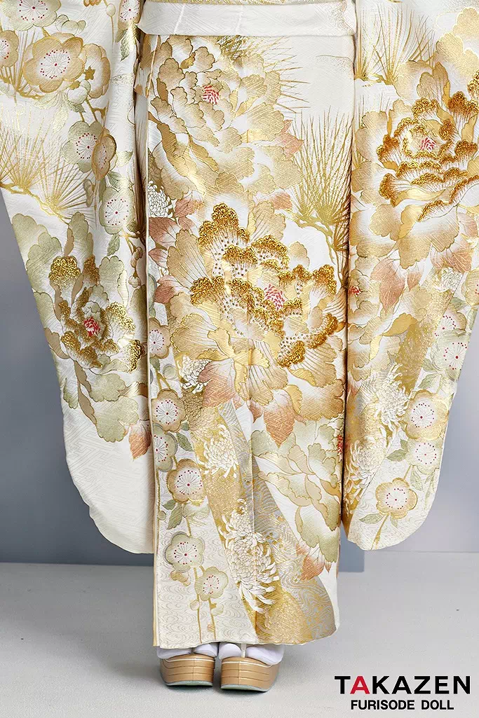 TAKAZENのレンタル振袖 最高級古典柄振袖　関芳/最高級金駒金彩刺繍友禅　白/金/ゴールド　牡丹柄　豪華　煌びやか　桂由美プレミアム　エレガント　天翔愛【通販可】25048