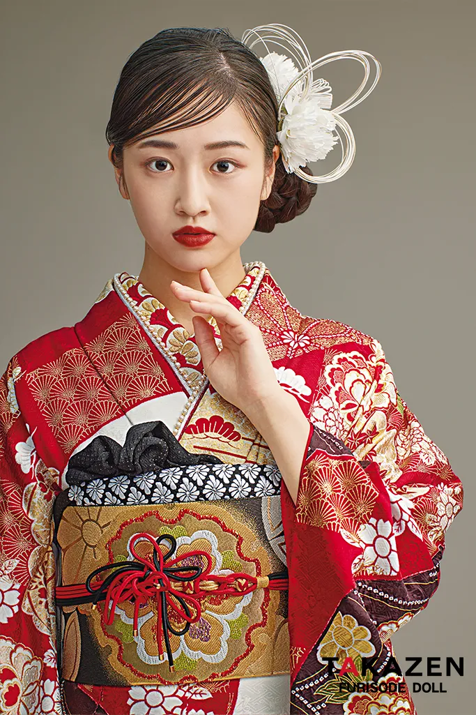 TAKAZENのレンタル振袖 最高級古典柄振袖　滝泰/最高級金彩刺繍絞り友禅　赤/金　貝桶柄/牡丹柄　大人っぽい　絞り　天翔愛【通販可】25050