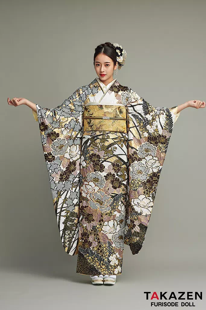 TAKAZENのレンタル振袖 最高級古典柄振袖　滝泰/最高級金彩刺繍絞り友禅　白/金　貝桶柄　かっこいい　上品　絞り　大人っぽい　天翔天音【通販可】25052