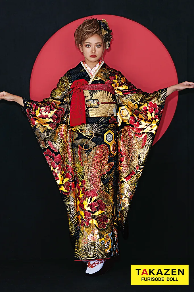 TAKAZENのレンタル振袖 ジャパンモード　赤/黒　鯉柄/和彫り風　渋い　派手目立つ　いかつい　キラキラスワロフスキー　人と被らない振袖　中村りおん【通販可】25085
