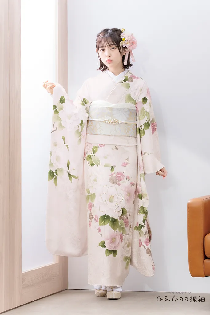 TAKAZENのレンタル振袖 なえなのの振袖 薄ピンク/ミスティーピンク 椿柄 かわいい 清楚 女の子らしい【通販可】K930