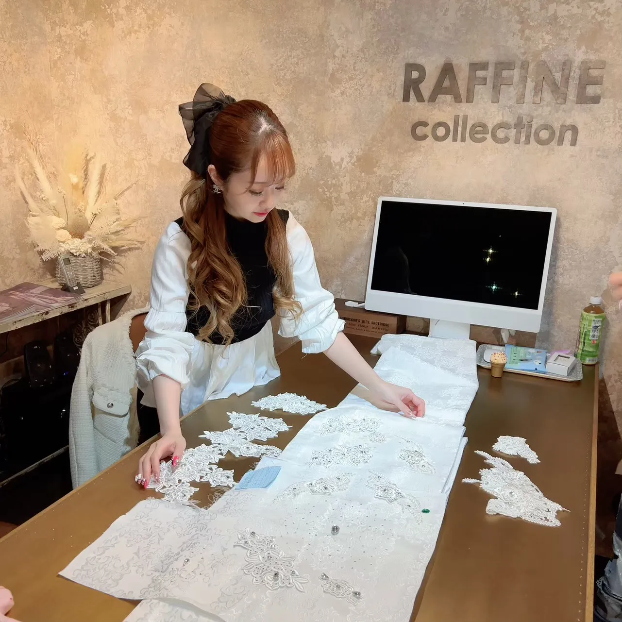 2024　2025　成人式　振袖レンタル　レース　最新小物　CHANELカラー　ヘップバーン　可愛い　キラキラ　ガーリー　女の子　ピンク