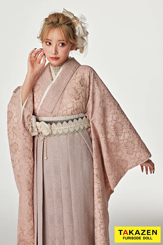 TAKAZENのレンタル袴 最新作くすみカラーガーリー　ピンク/淡い色　総レース　かわいい　フレンチガーリー　お洒落　ブーツコーデ　ぴょな【通販可】R25003