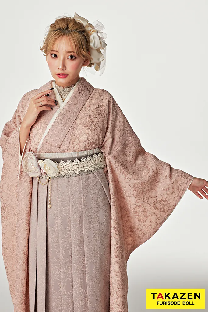 TAKAZENのレンタル袴 最新作くすみカラーガーリー　ピンク/淡い色　総レース　かわいい　フレンチガーリー　お洒落　ブーツコーデ　ぴょな【通販可】R25003