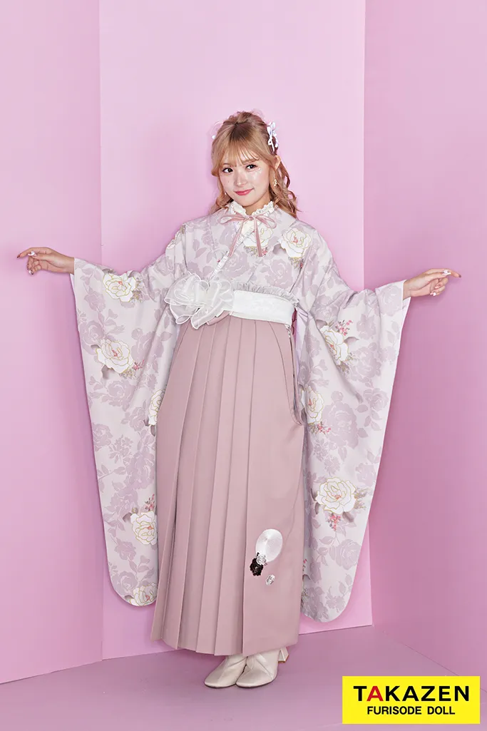 TAKAZENのレンタル袴 最新作くすみカラーガーリー　ピンク/かわいい　薔薇柄　フェミニン　おしゃれ　かわいい　トレンド　ブーツスタイル【通販可】R25008