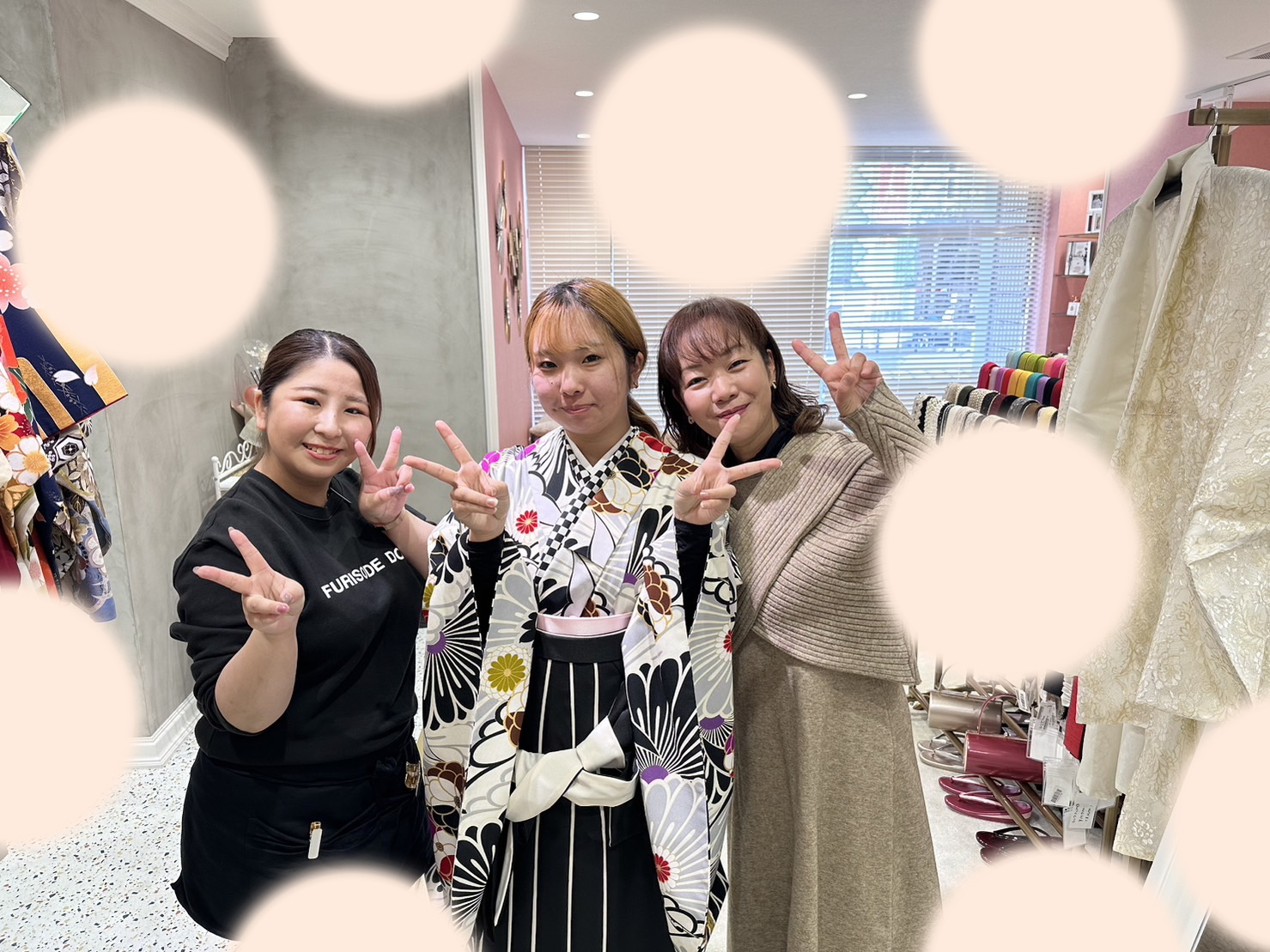 【TAKAZEN姫路店】♡24日 2024年神戸市卒業式 黒地のレトロな袴の可愛すぎる姫ちゃん♡