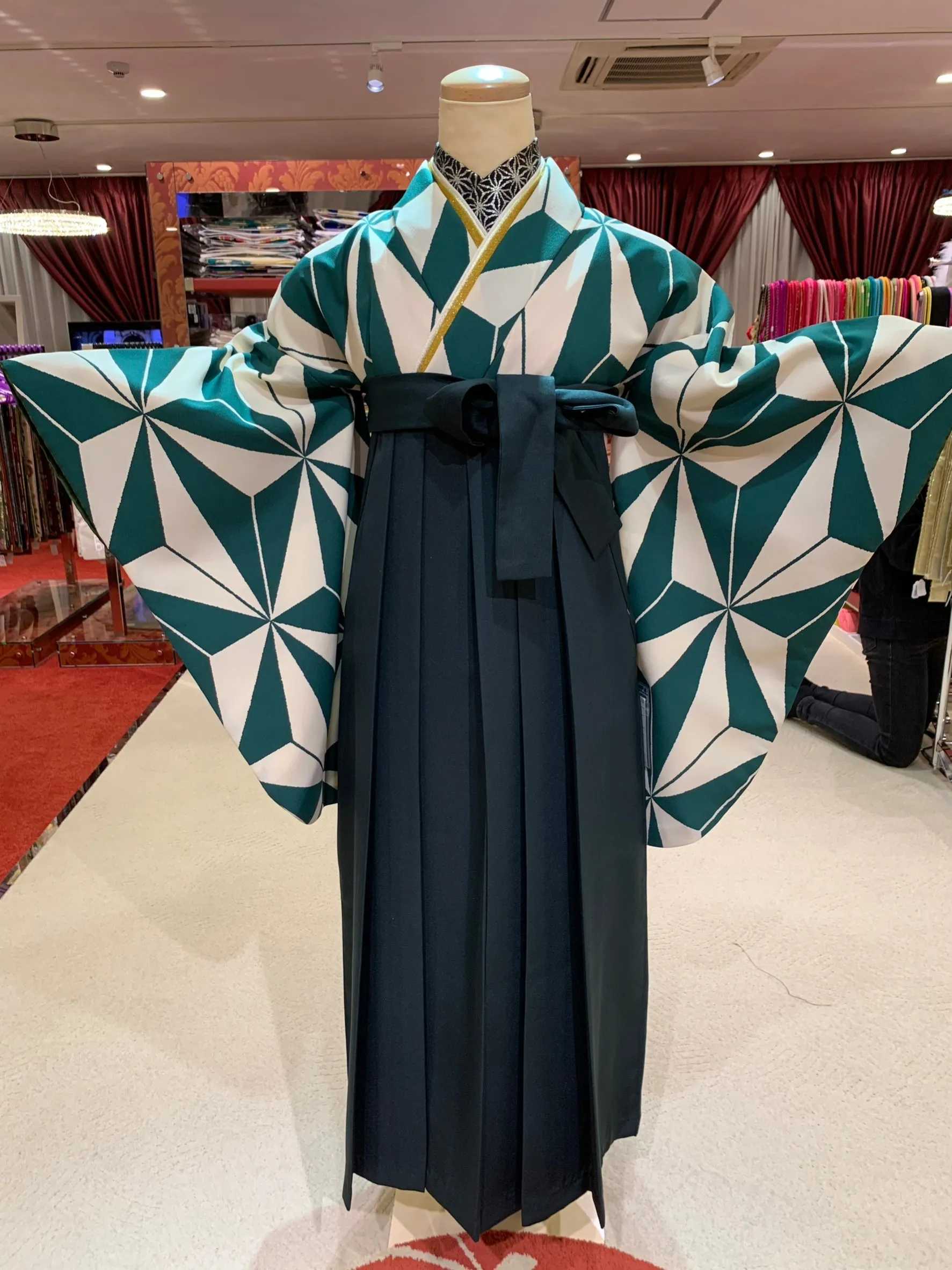 袴レンタル　振袖レンタル　くすみ　キラキラ　かわいい　梅田　大阪　安い　イマドキ　古典　くすみカラー　前撮り　ヴィンテージ　渋い