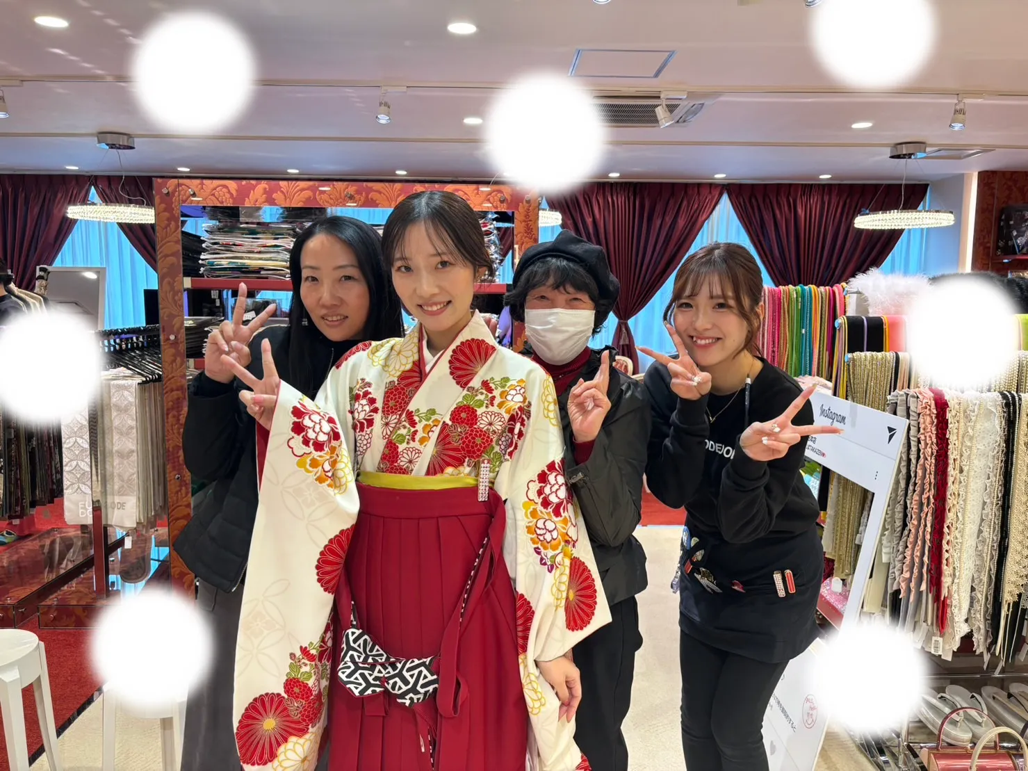 TAKAZEN大阪梅田本店 袴レンタル 赤