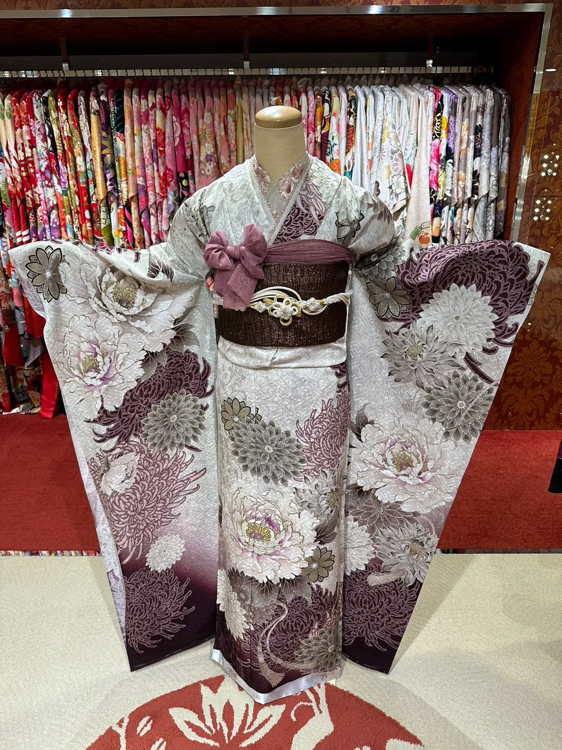 振袖　レンタル　大阪　梅田　中村里砂　かわいい　新作　オシャレ　ピンク　くすみカラー