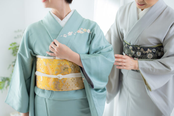 ママ振袖で成人式へ!お直しや小物に必要な予算はどれくらい?