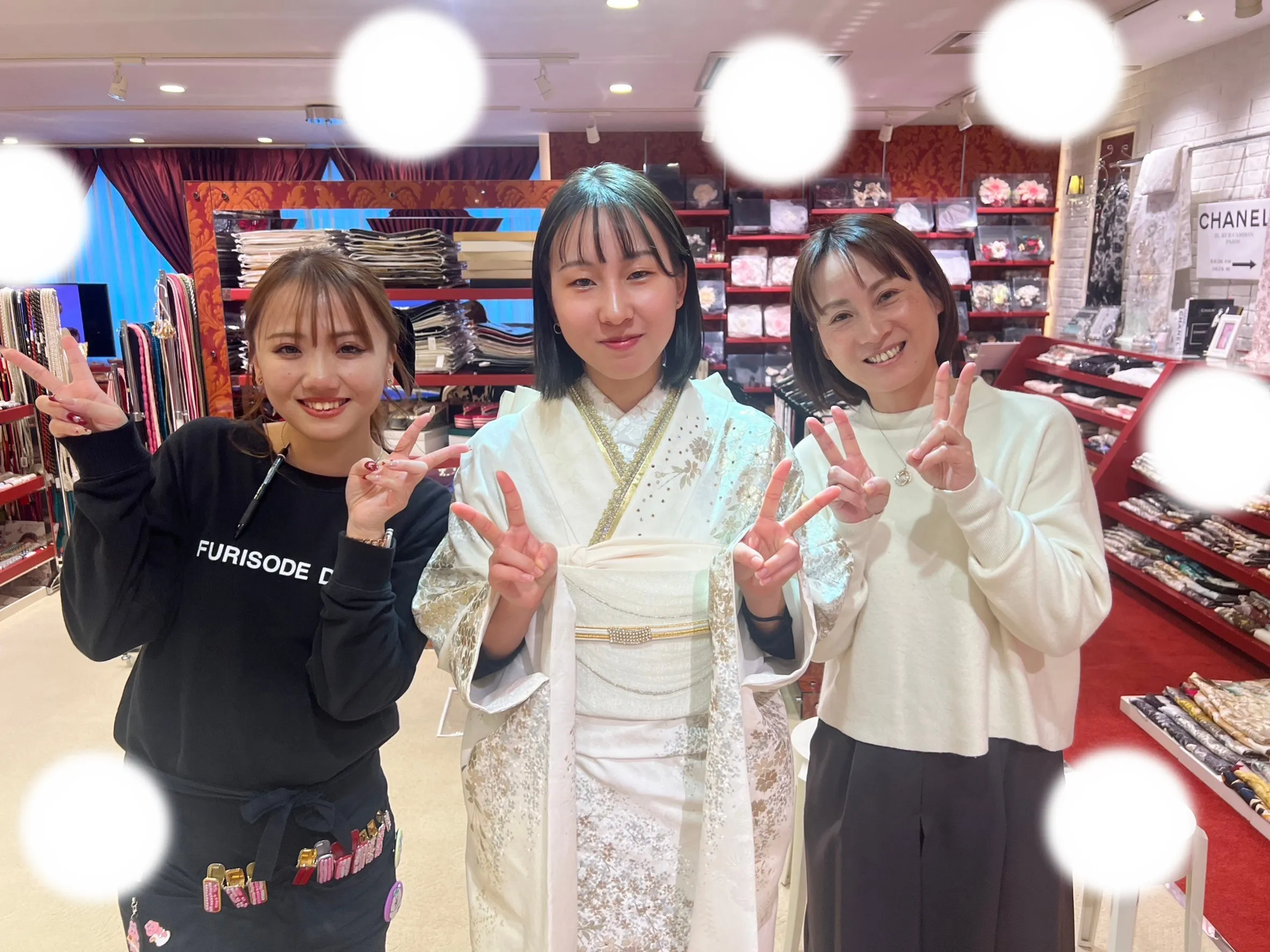 TAKAZEN大阪梅田本店　振袖レンタル　くすみ　白
