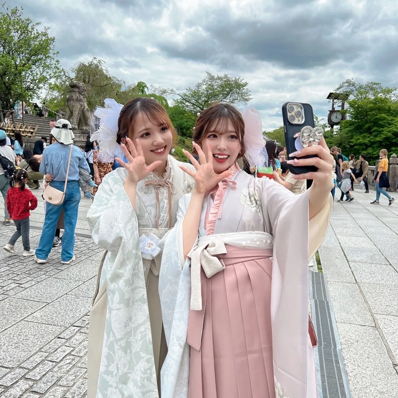 新作袴撮影 プレススタッフ おしゃれな袴 自撮り