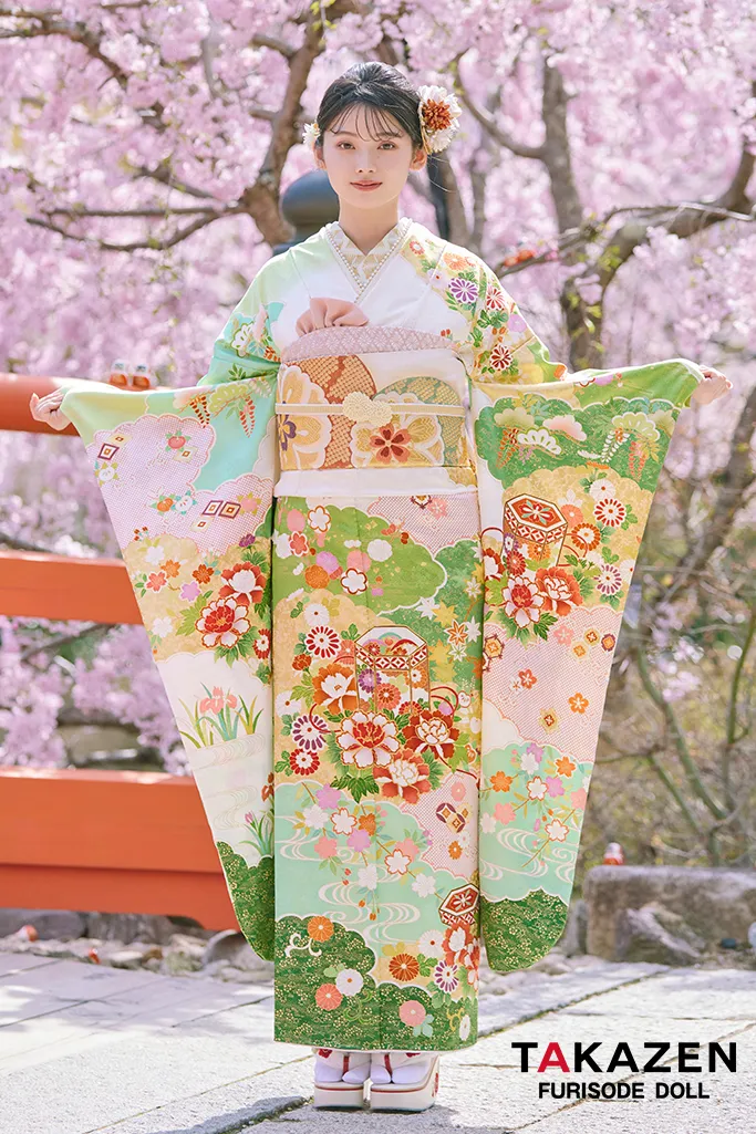 TAKAZENのレンタル振袖 最高級プレミアム古典柄振袖　吉澤織物/最高級染繍桶絞り友禅　黄緑/緑　貝桶柄　はんなり　かわいらしい　高級振袖　南琴奈【通販可】LB35