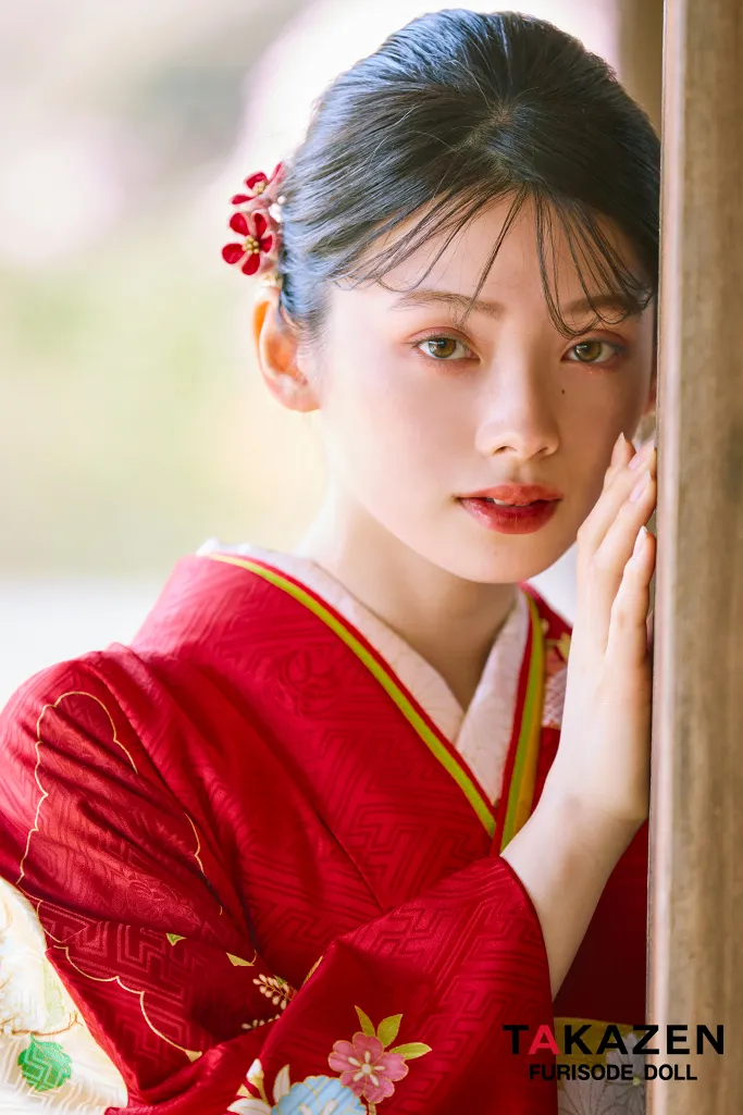 TAKAZENのレンタル振袖 プレミアム古典　赤　吉澤織物/最高級金彩手描友禅　柄小さめ　高級振袖　清楚　南琴奈【通販可】LB36